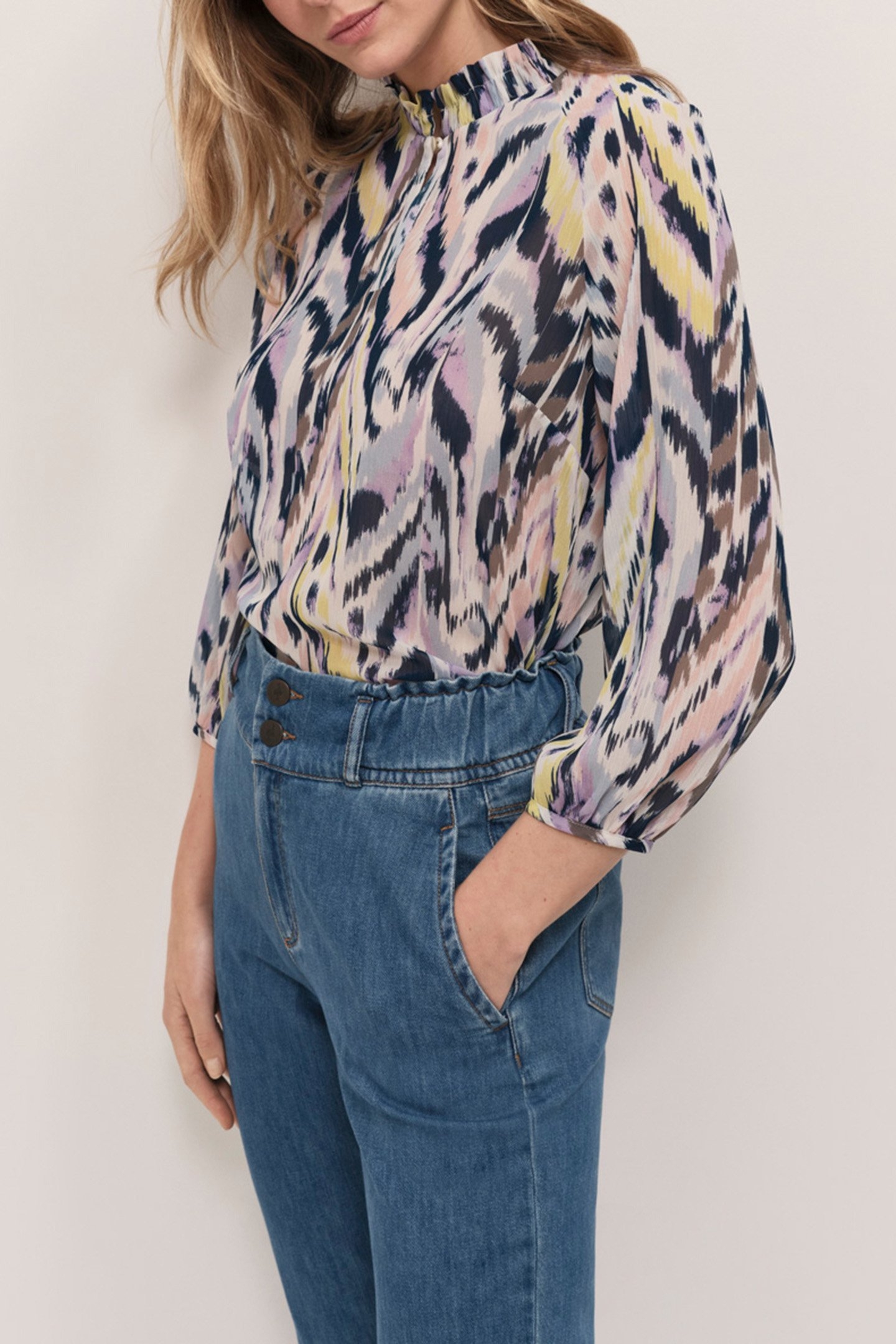 CARTER - ECRU TOP WITH LUMINESCENT IKAT PRINT 1