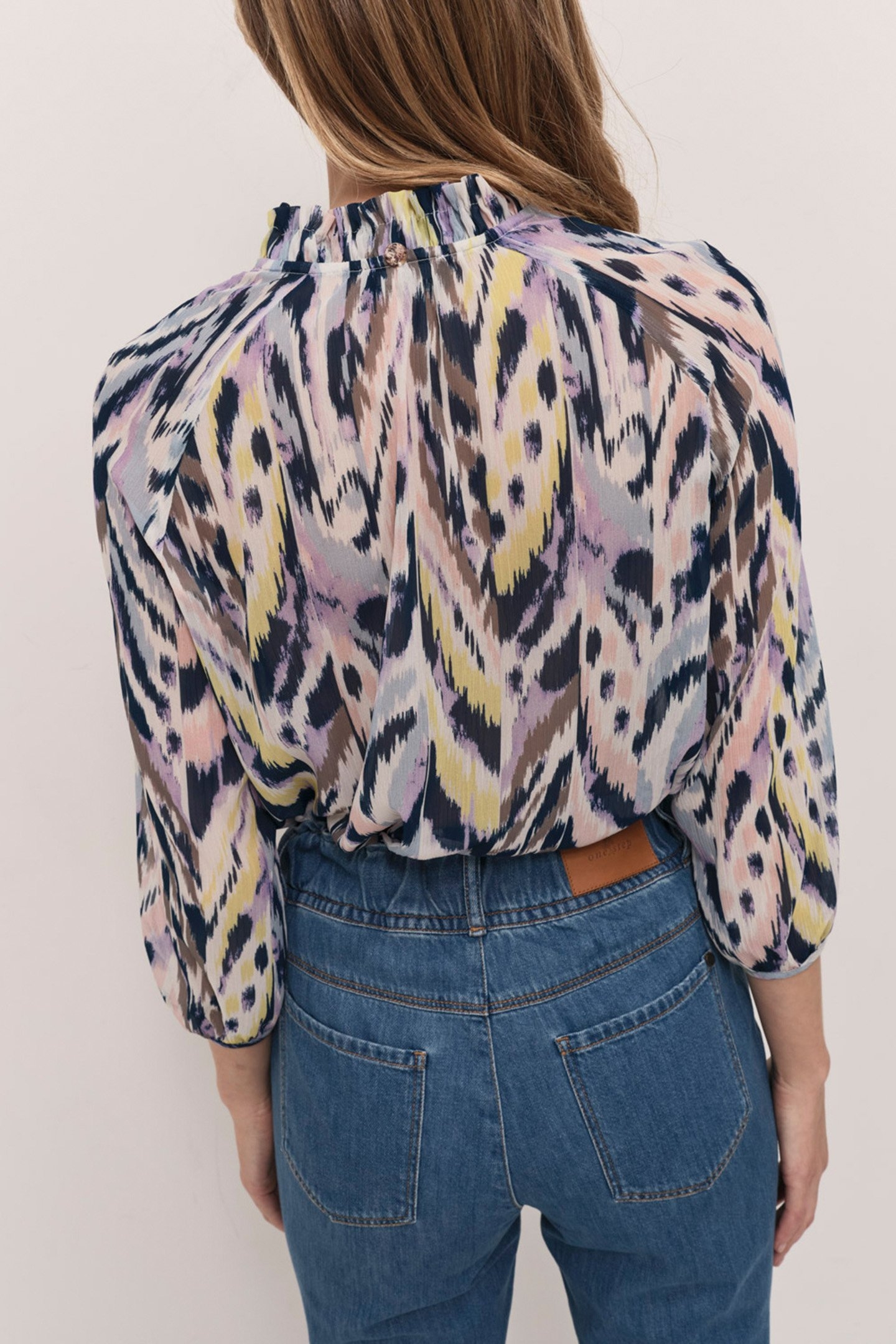CARTER - ECRU TOP WITH LUMINESCENT IKAT PRINT 2