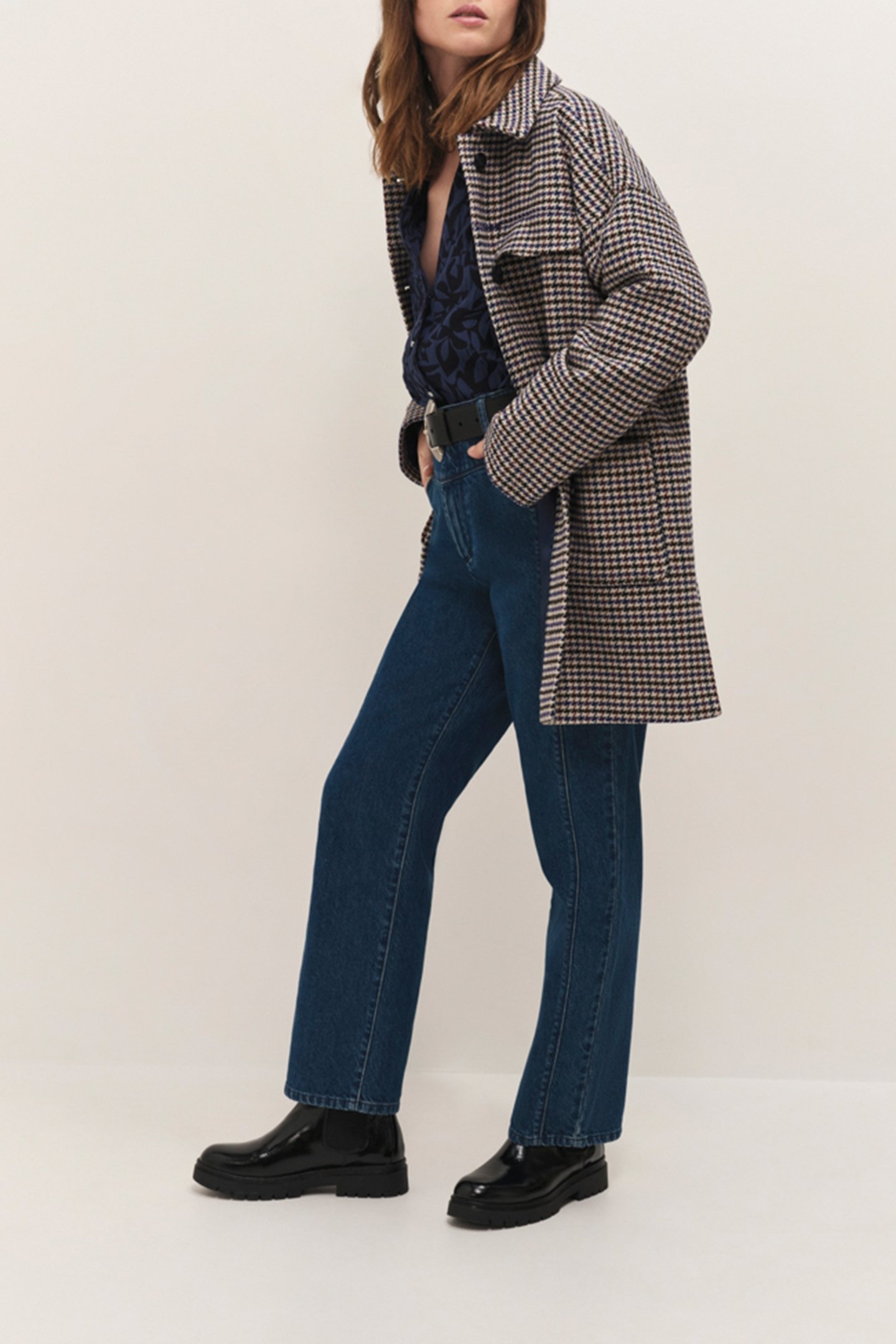 LE AVA - 7/8TH SEAMED MEDIUM WASH STRAIGHT JEANS 3