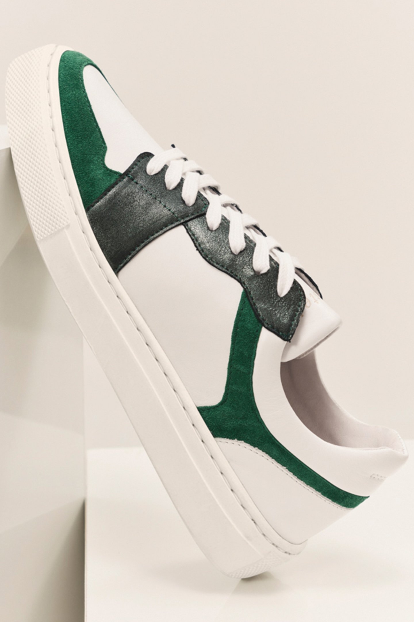 O.JIMBO - WHITE LEATHER LOW SNEAKERS WITH GREEN CUT-OUTS 1