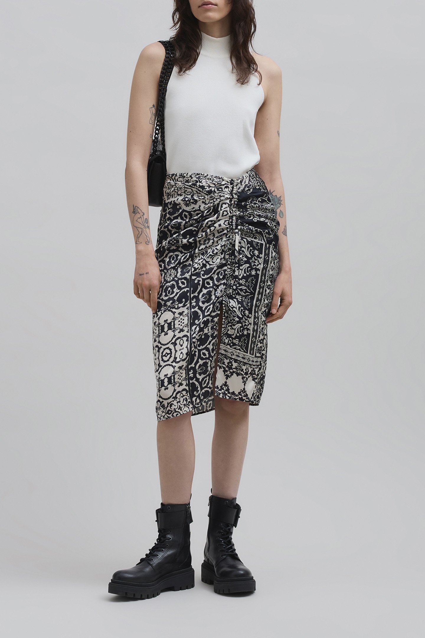 BLACK GATHERED SKIRT PATCHWORK PRINT SCARF WOMAN 3