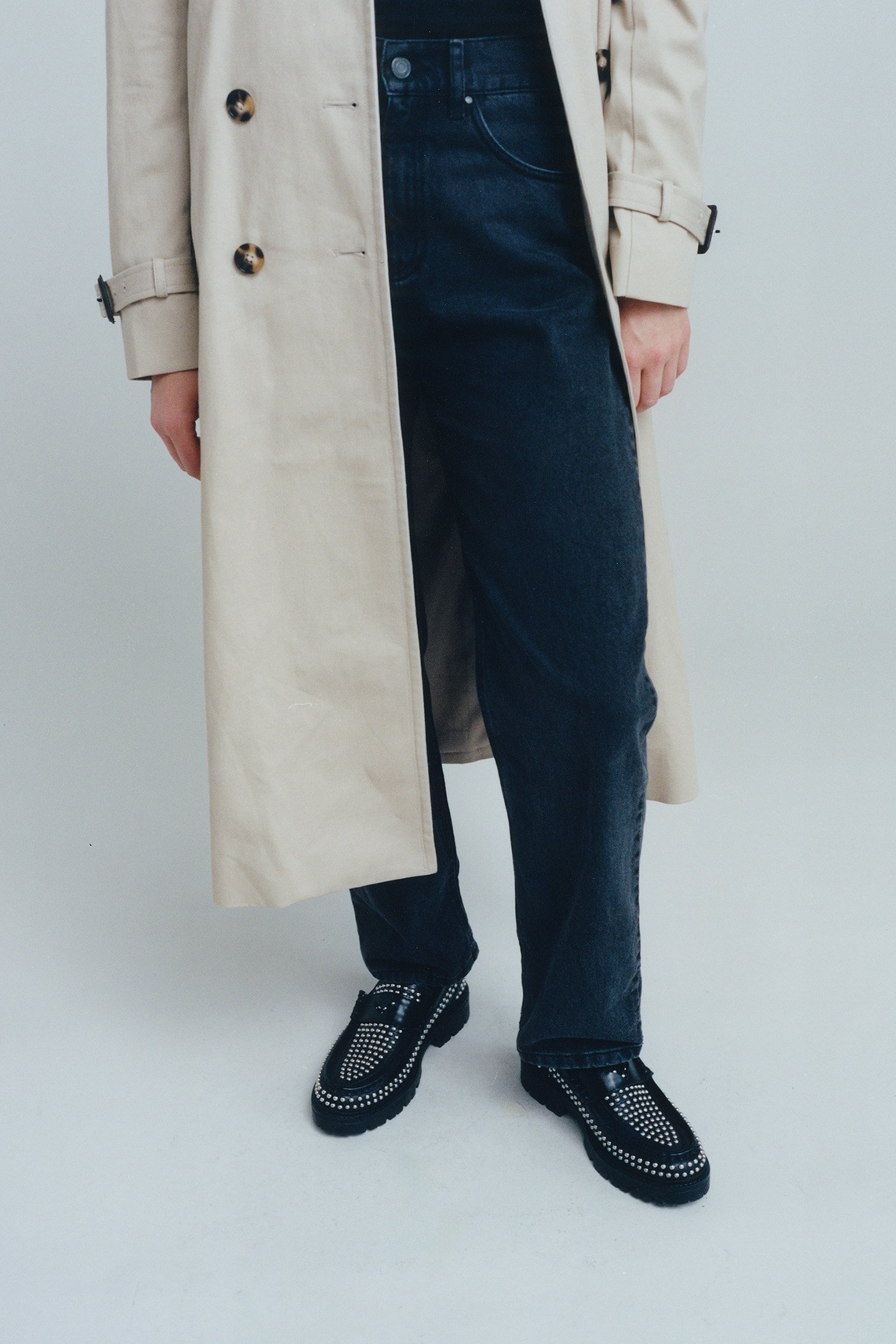 BLACK LEATHER LOAFERS WITH STUD DECORATION 2