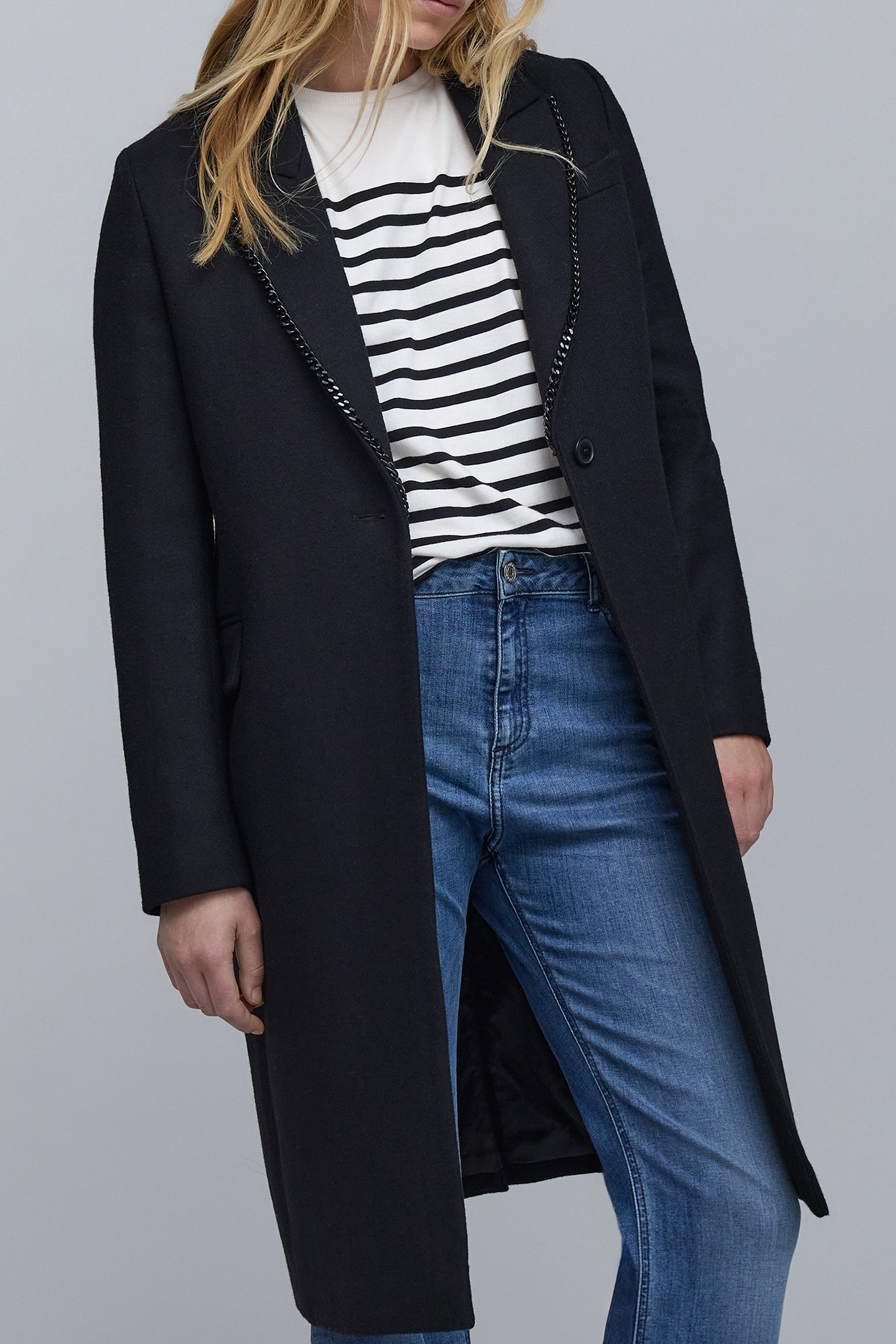 BLACK CHAIN NECK COAT 4