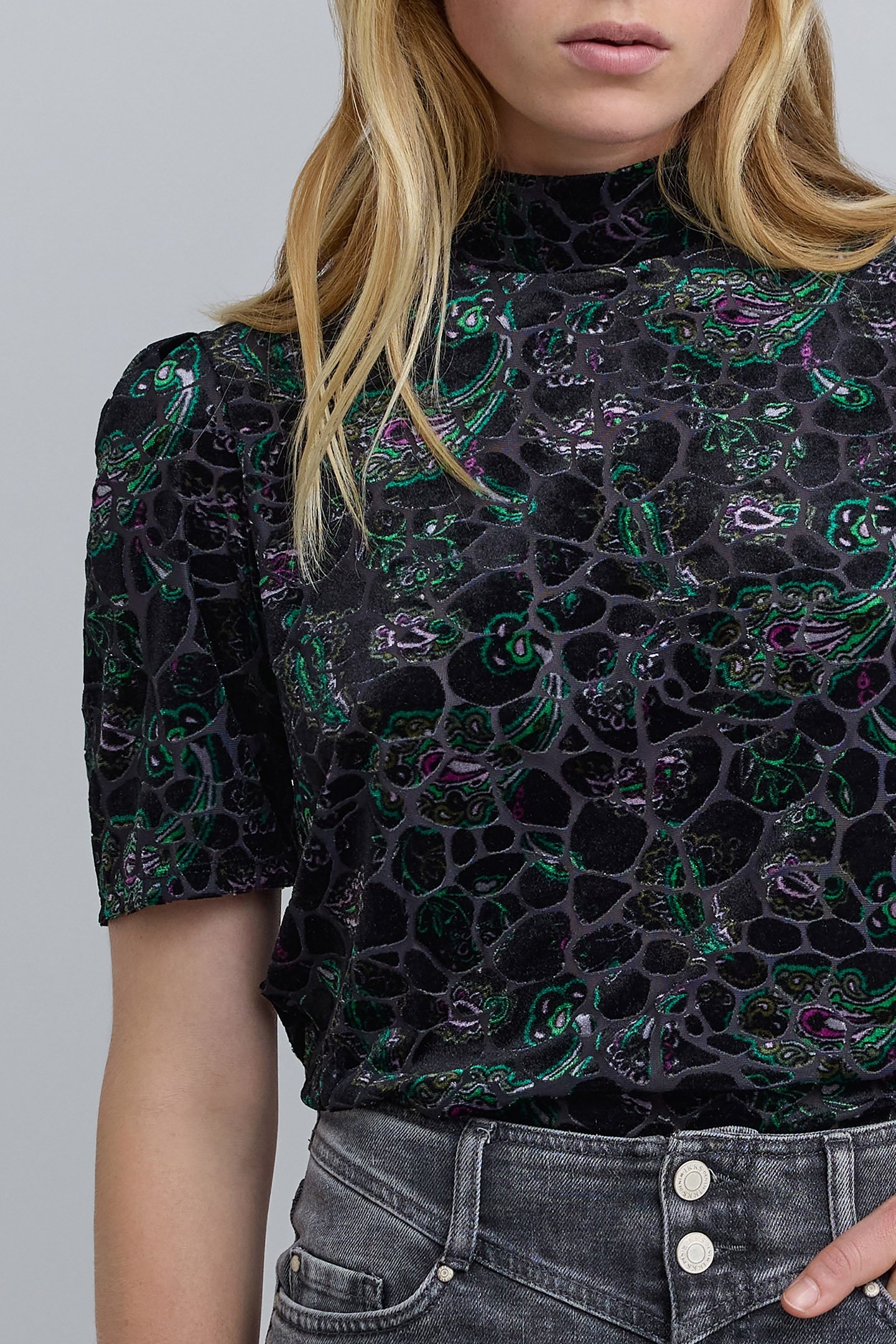 BLACK BAROQUE PAISLEY VELVET DEVOURED TOP 5