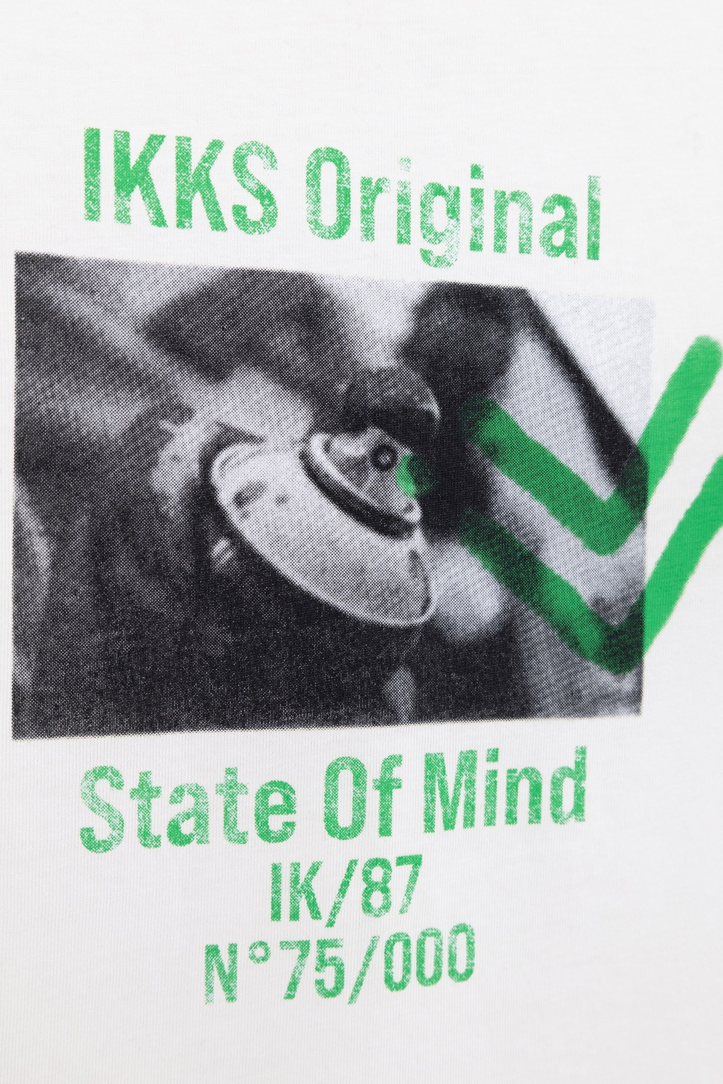 BOY'S ECRU ORGANIC COTTON SPRAY CAN AND CHEVRONS T-SHIRT 3