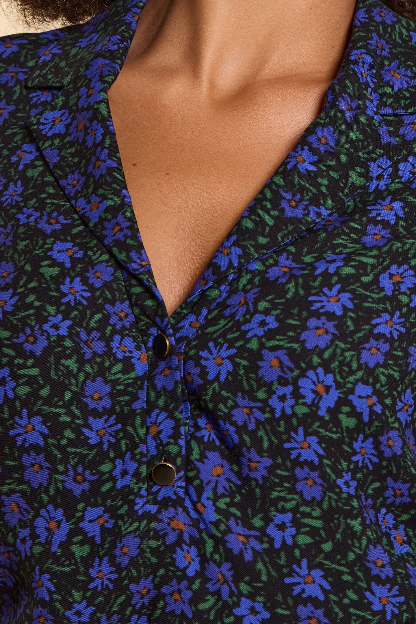 BLACK TOP WITH WINTER FLOWERS PRINT 5