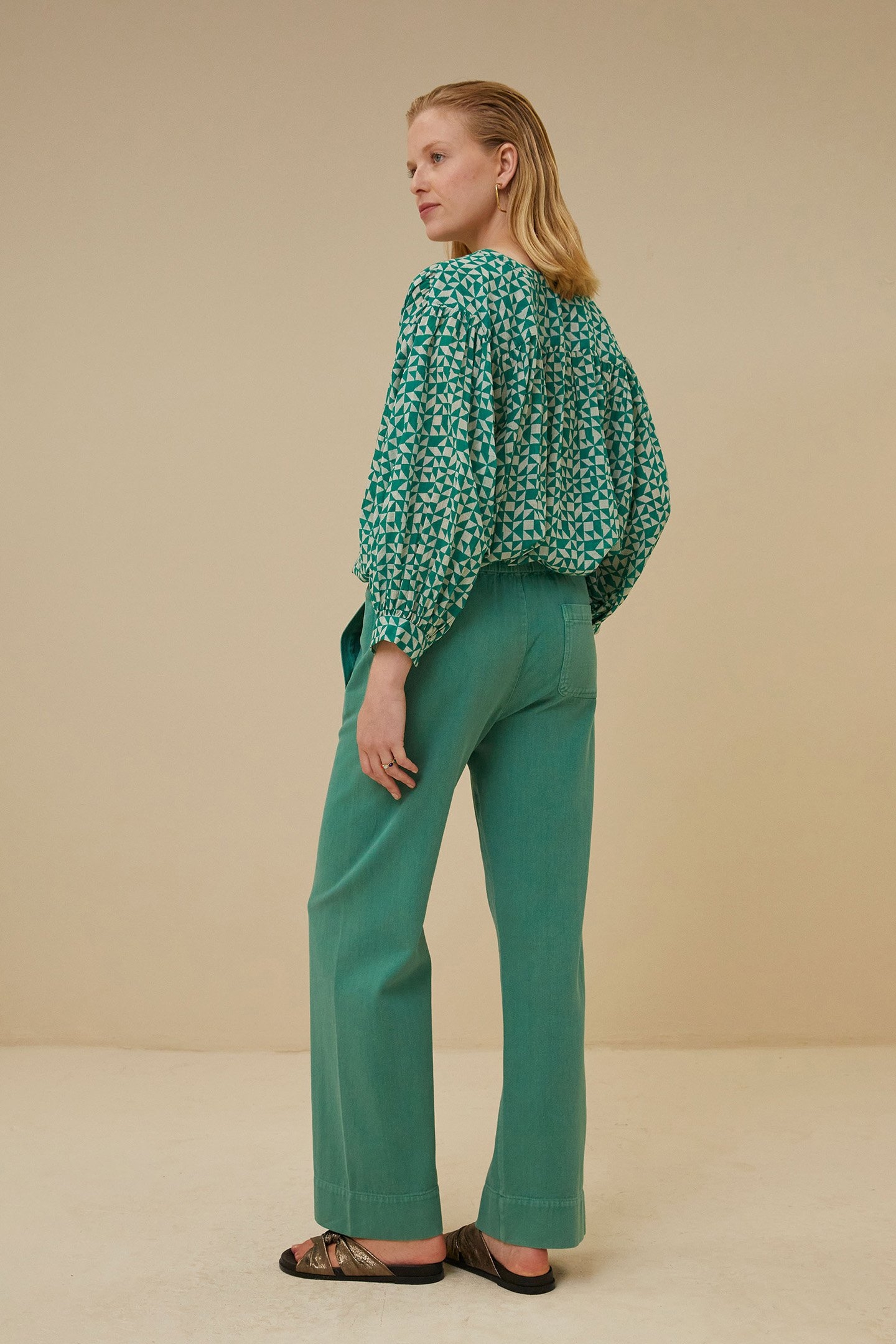 LUCY GRAPHIC BLOUSE GRAPHIC GREEN PRINT 3