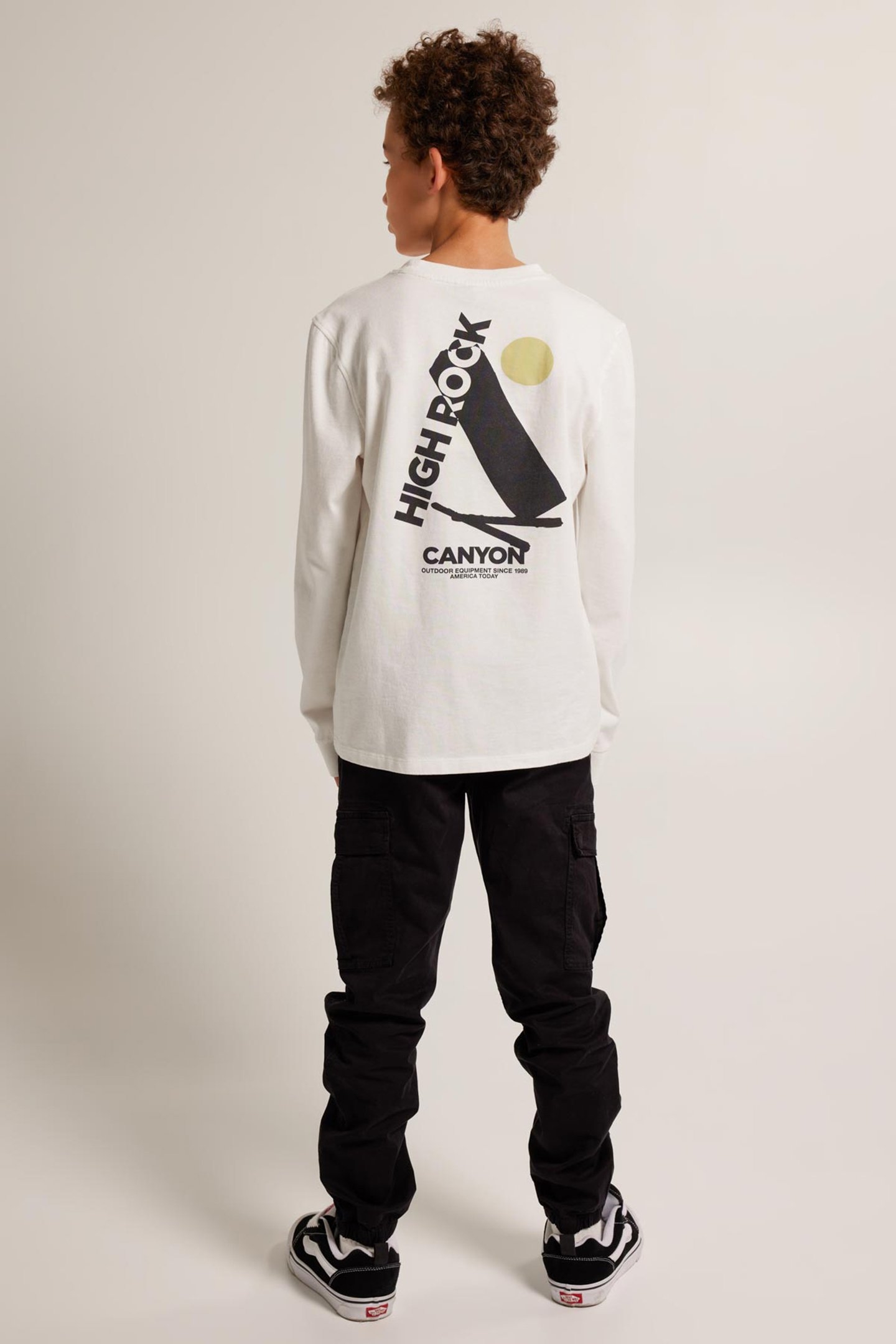 LARRY JR OFF WHITE 2