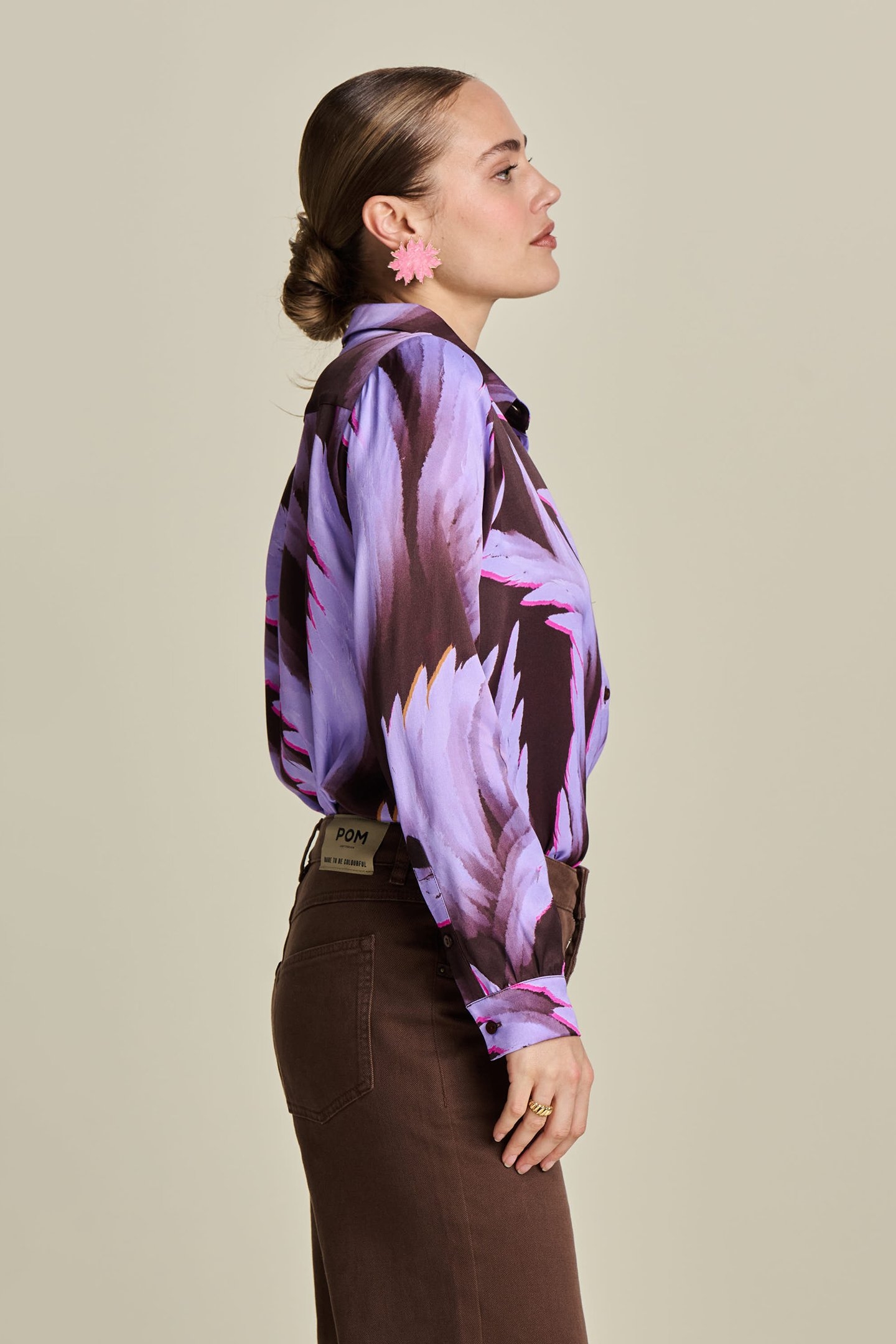 BLOUSE - MILA SATIN FEATHERS BROWN 5