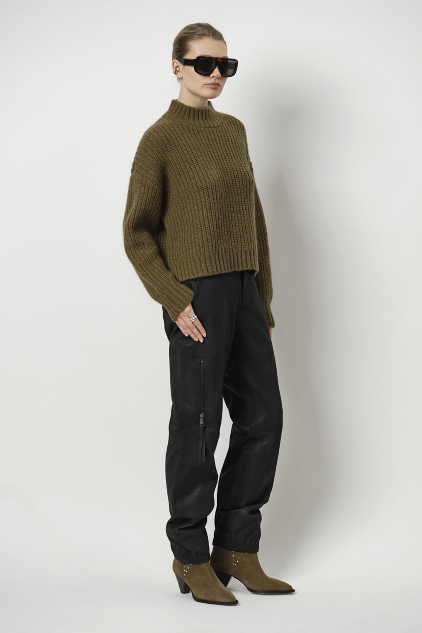 SINAI CROPPED TURTLE SWEATER EARTHY EVERGREEN 5