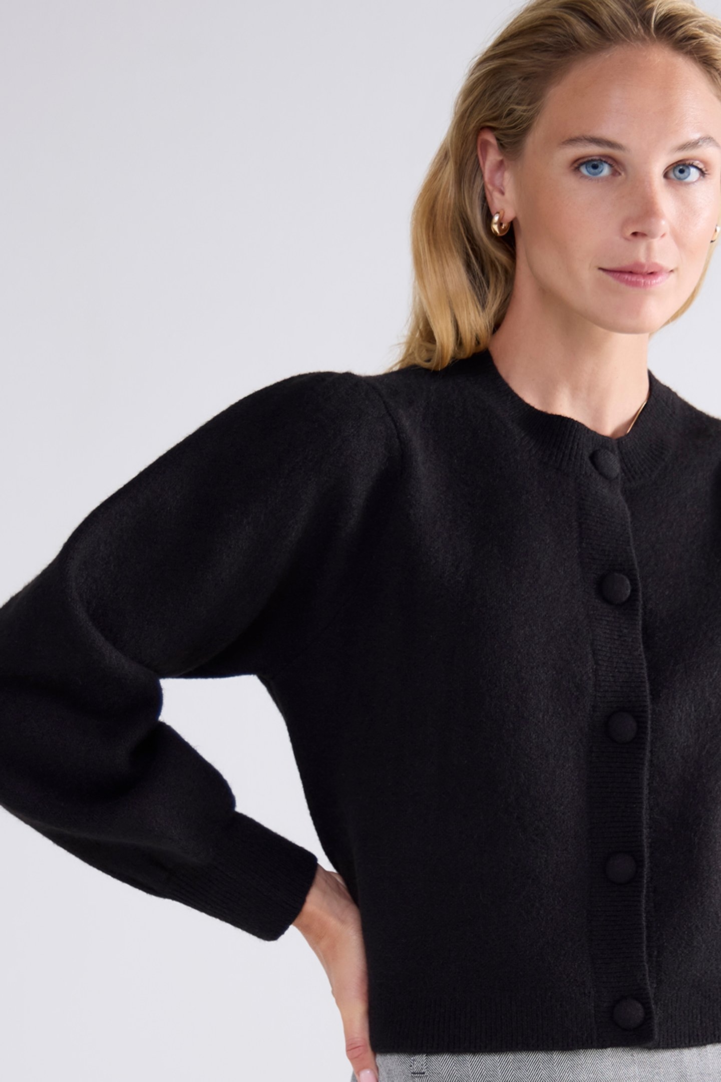 KNITTED CARDIGAN BLACK 4