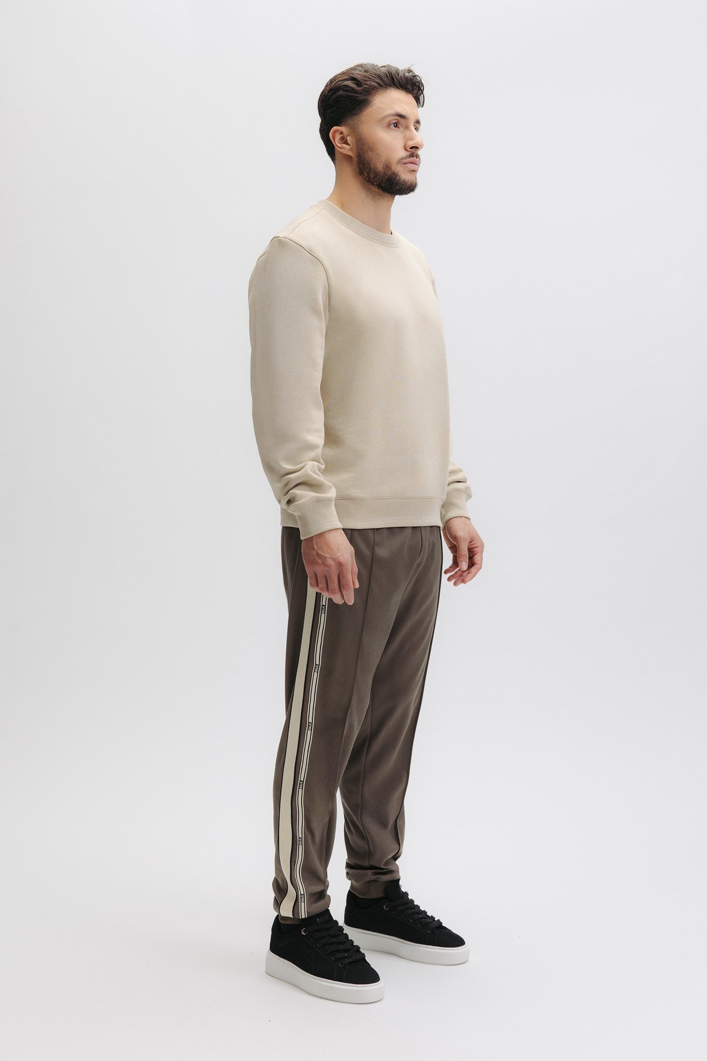 TAPE SCRIPT CREWNECK FEATHER BEIGE 5