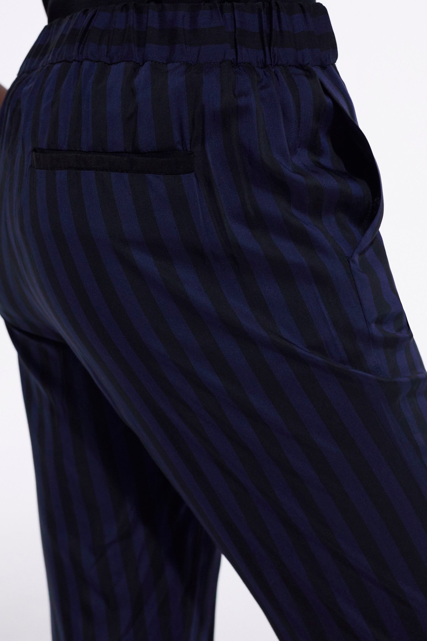 STRAIGHT FLOWING PANTS BLACK NAVY 4