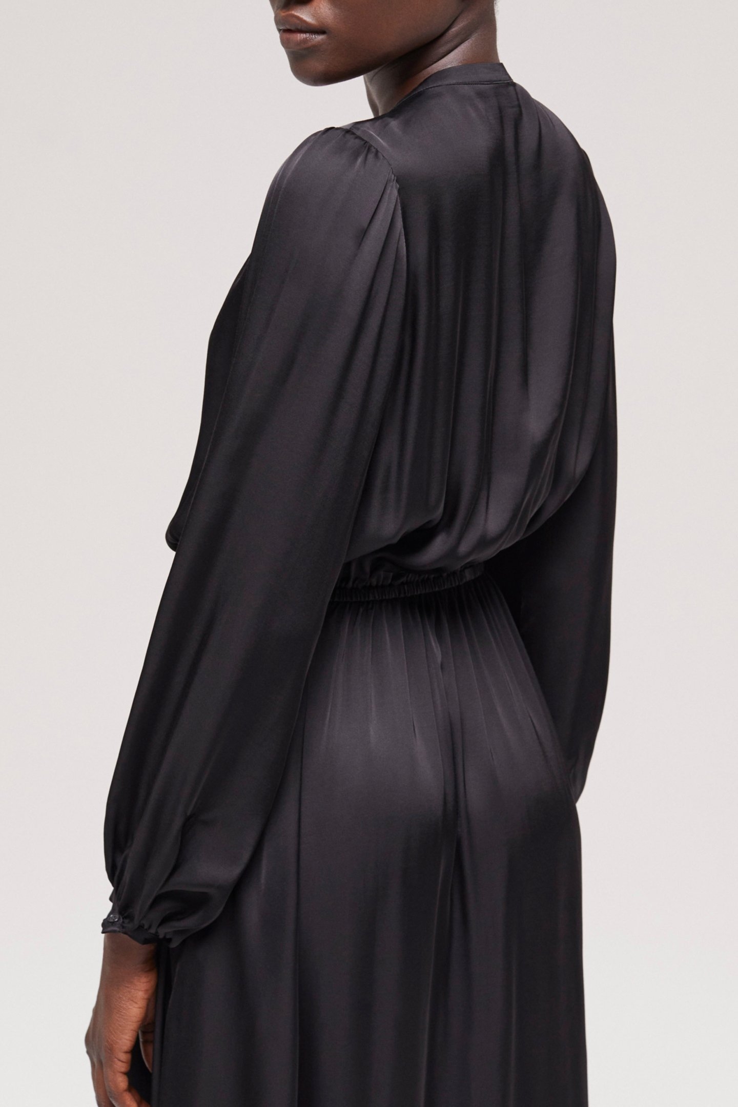 LONG DRESS WITH LONG SLEEVES BLACK 6