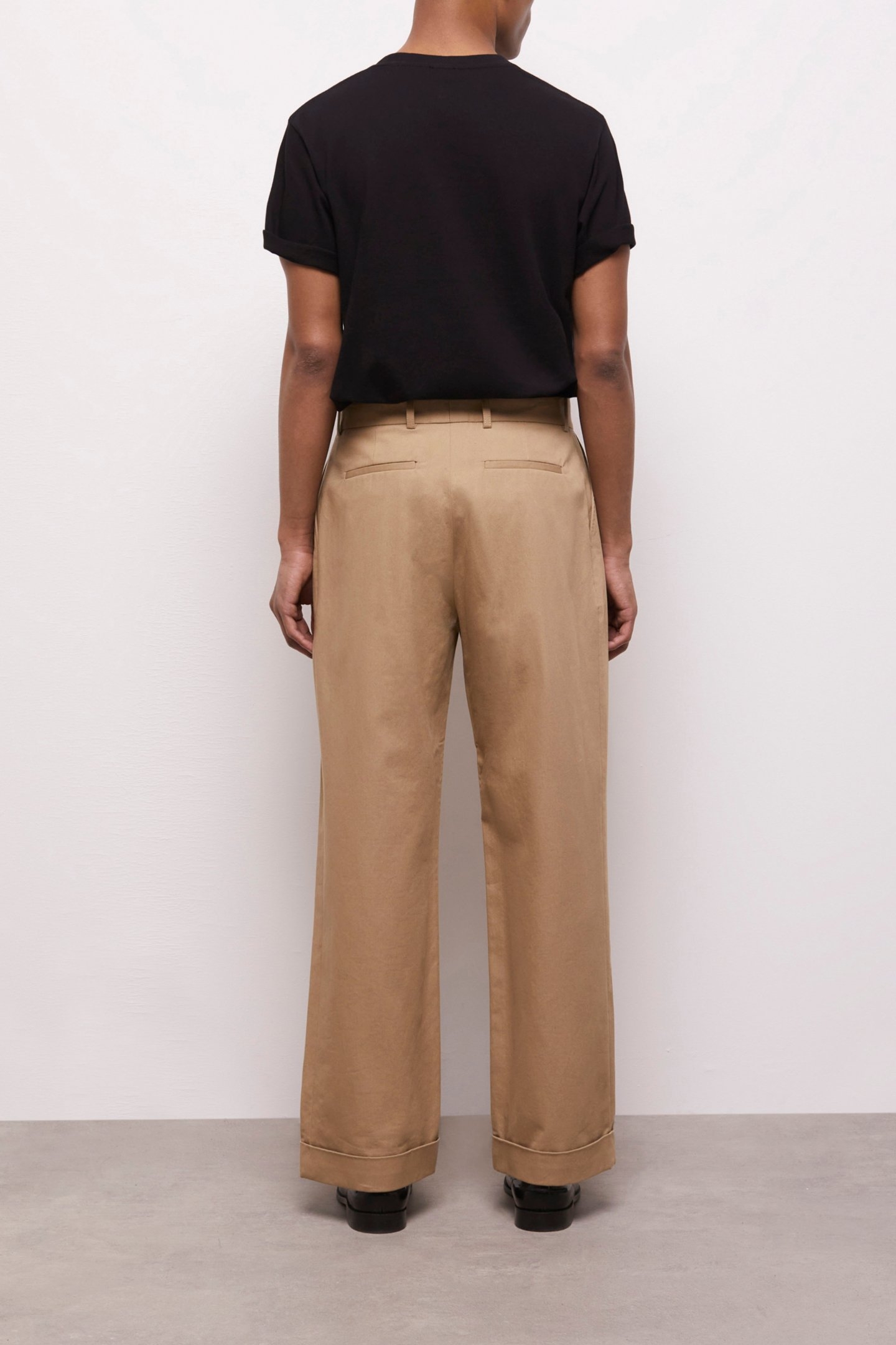 PLEATED TROUSERS WITH TURNS CAMEL 2