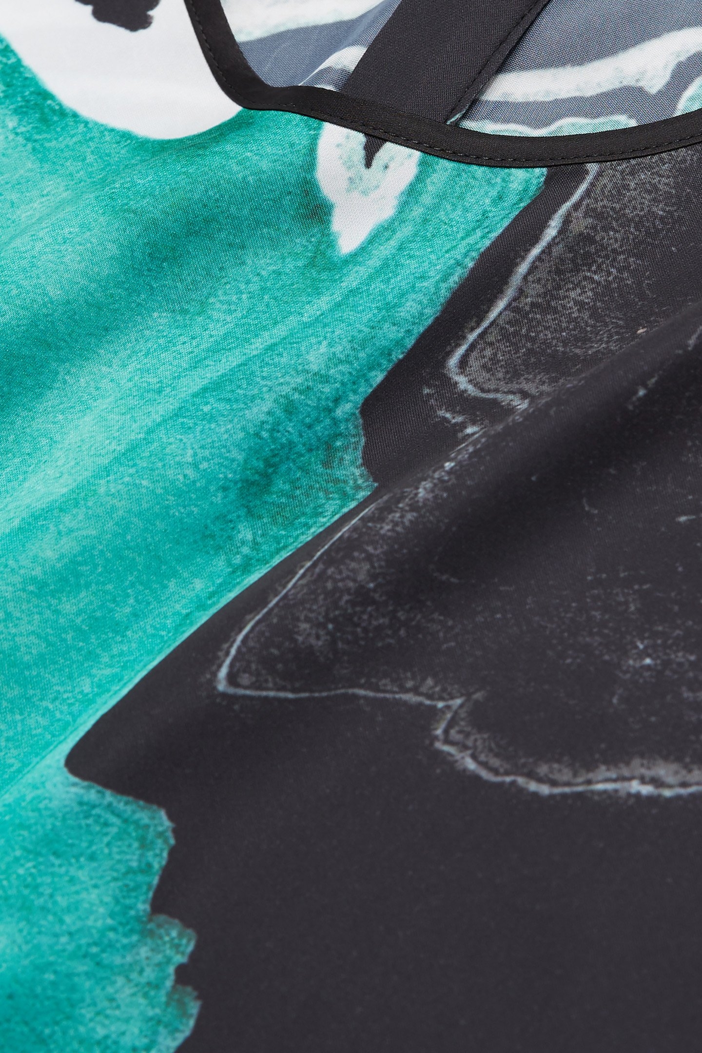 SLEEVELESS TOP BLACK/GREEN 2