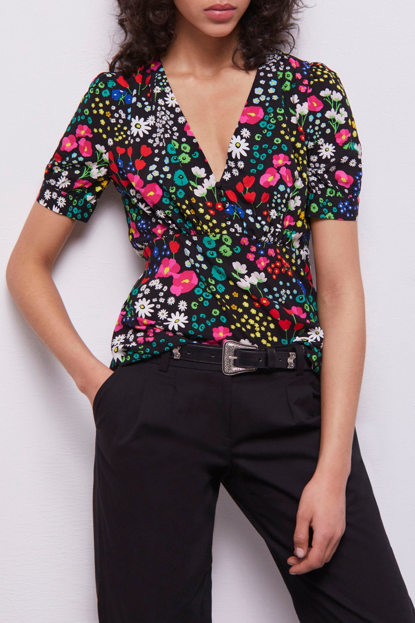 SHORT SLEEVE V-NECK TOP MULTICOLOR 1