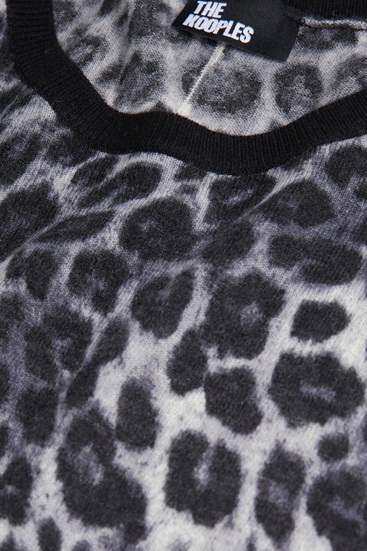 LEOPARD PRINT CASHMERE SWEATER BLACK WHITE 4