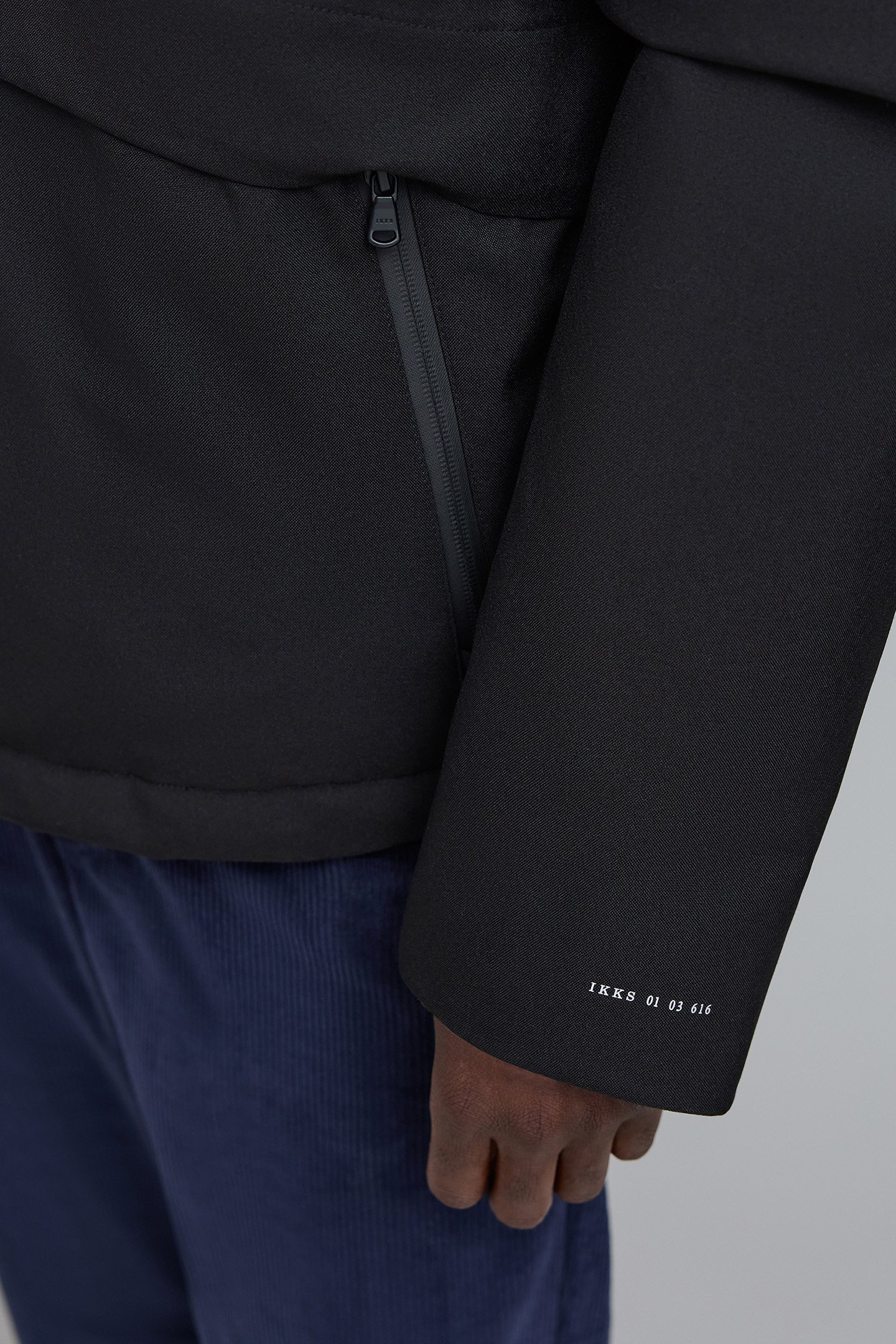 BLACK NYLON WATERPROOF BREATHABLE PADDED JACKET 6