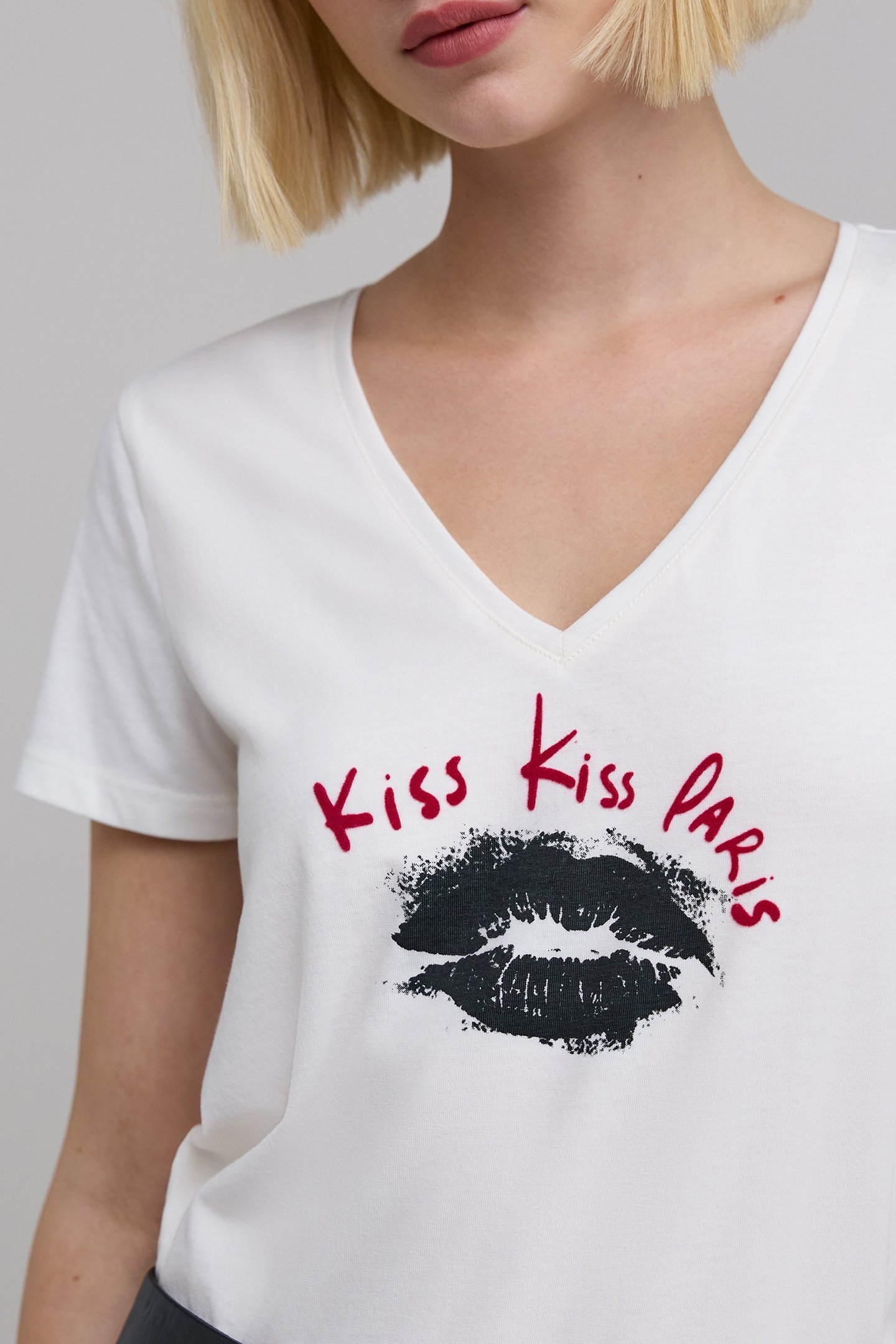 IVORY T-SHIRT WITH FLOCKED MESSAGE AND MOUTH FOR 5