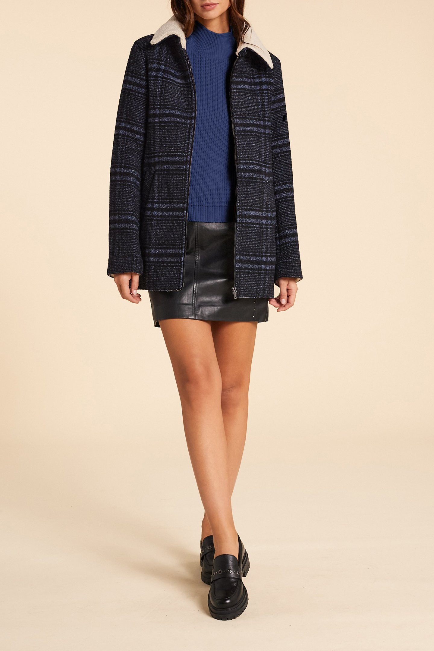 BLUE STAND-UP COLLAR SWEATER 2