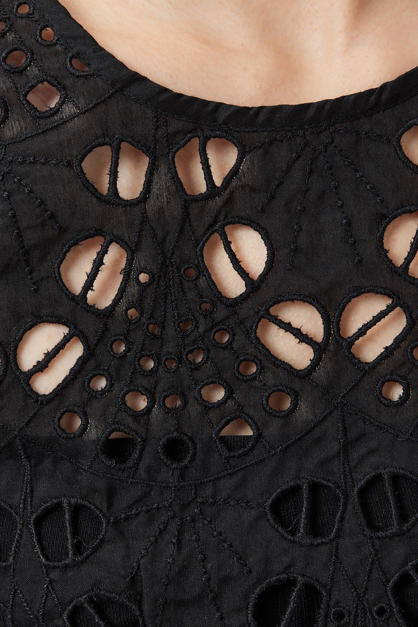 MEADOW EMB TOP BLACK 8