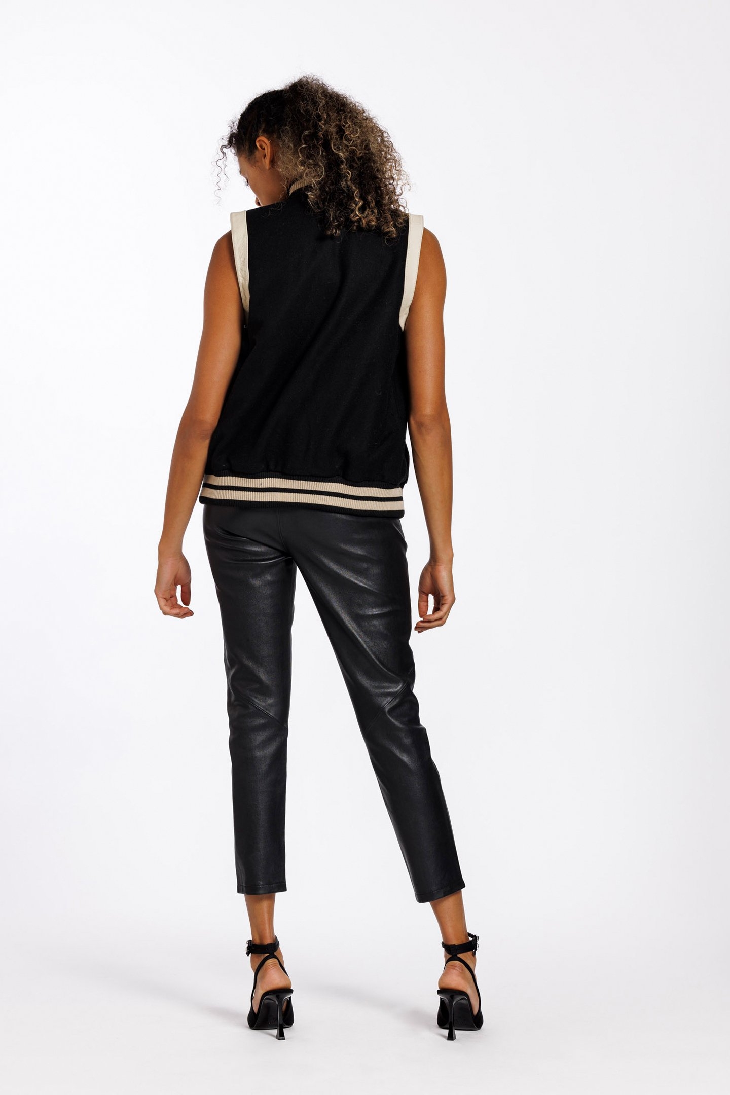 FENNA JACKET BLACK 2