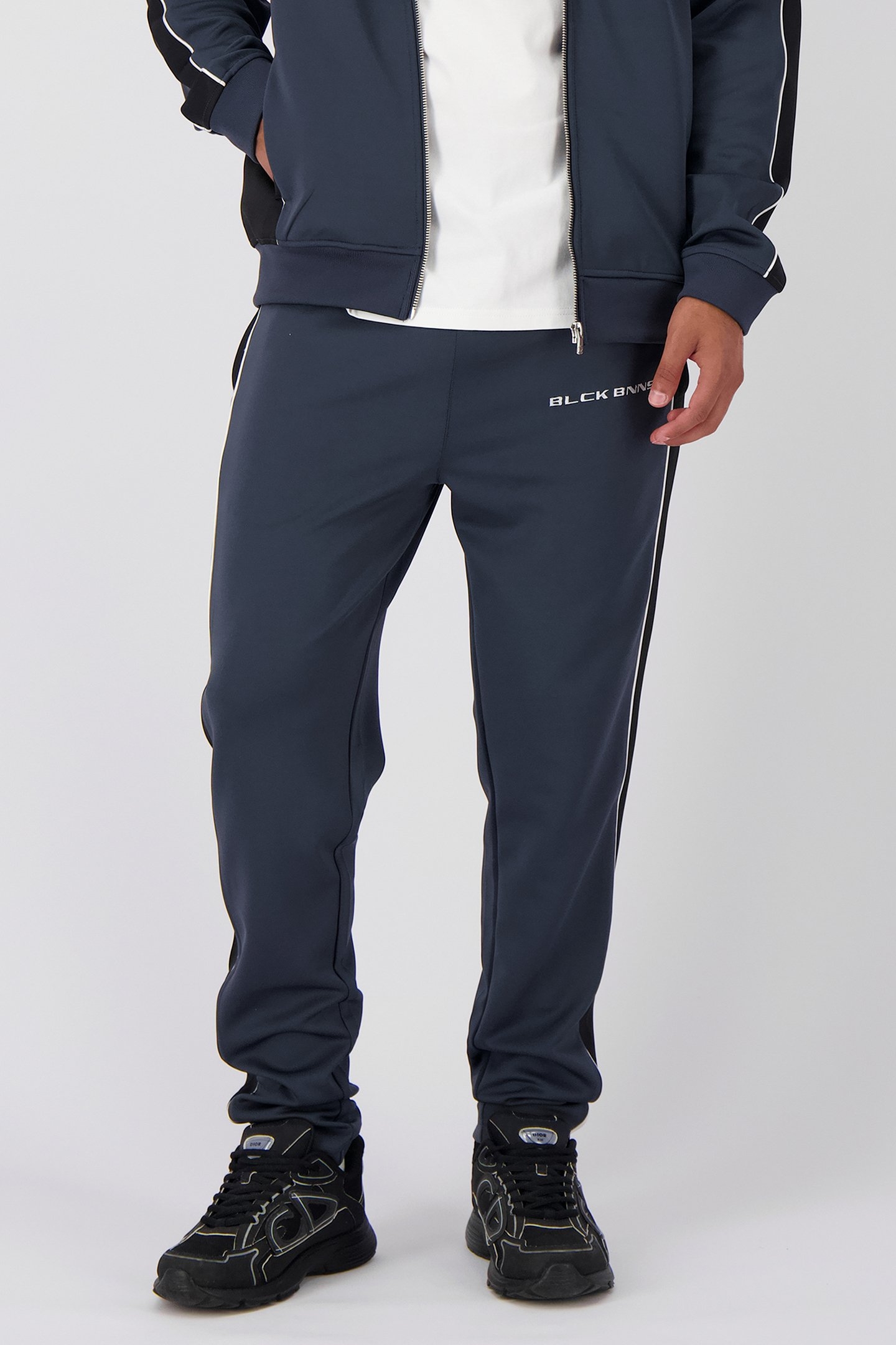 PANEL-V1 TRACKPANTS CHARCOAL 1