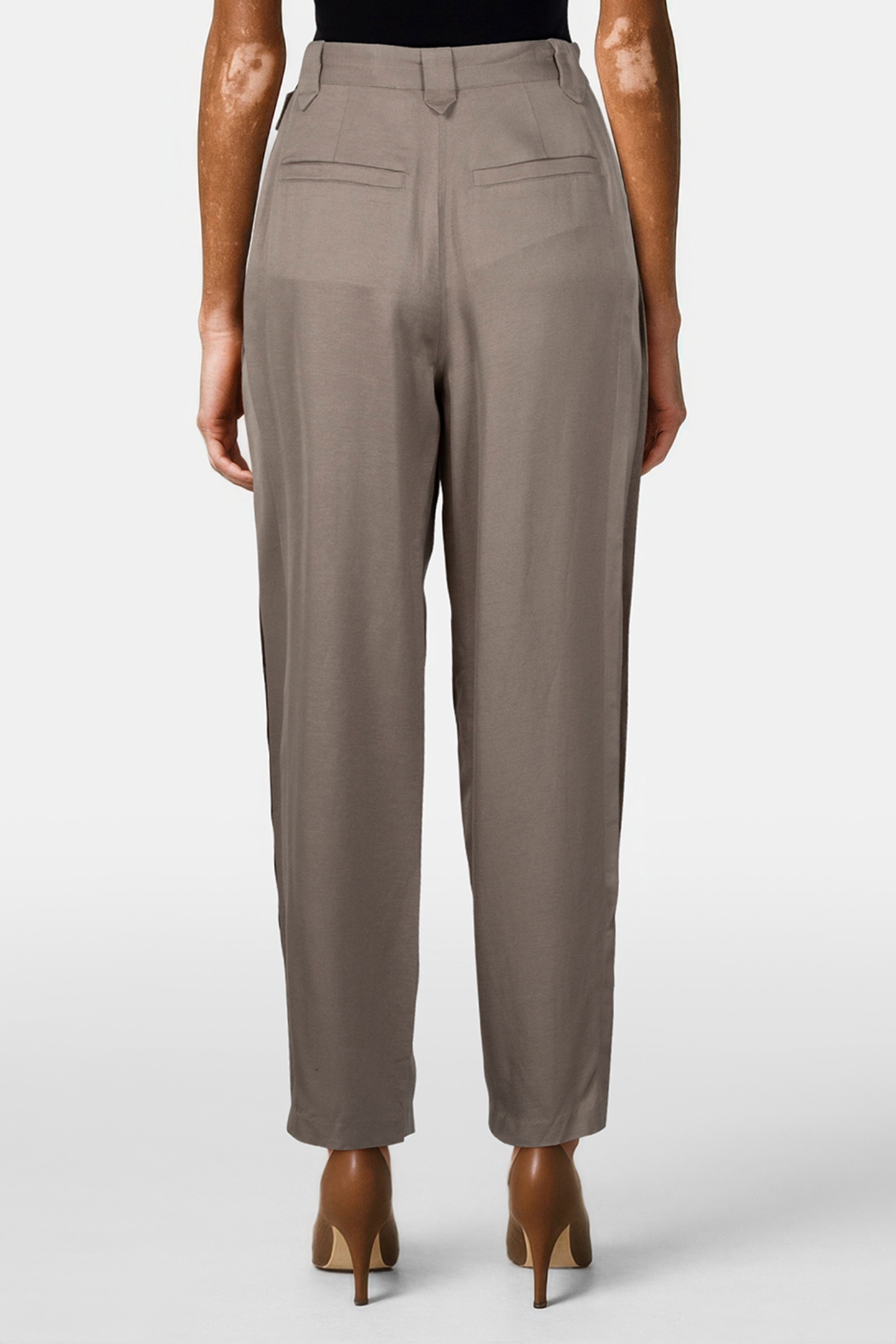 DIAD TROUSER TAUPE 2