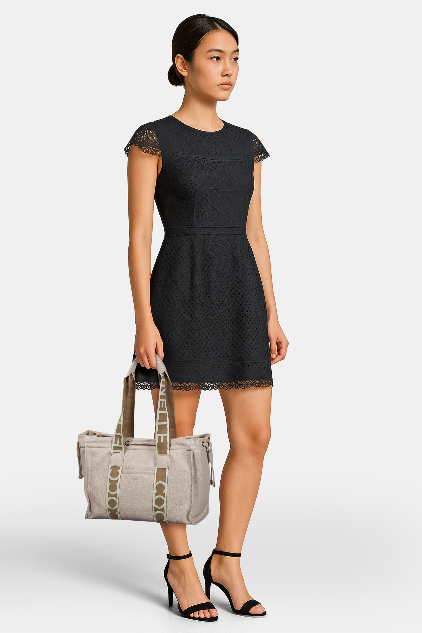 GRAINED LEATHER SIGNATURE TOTE BAG 1