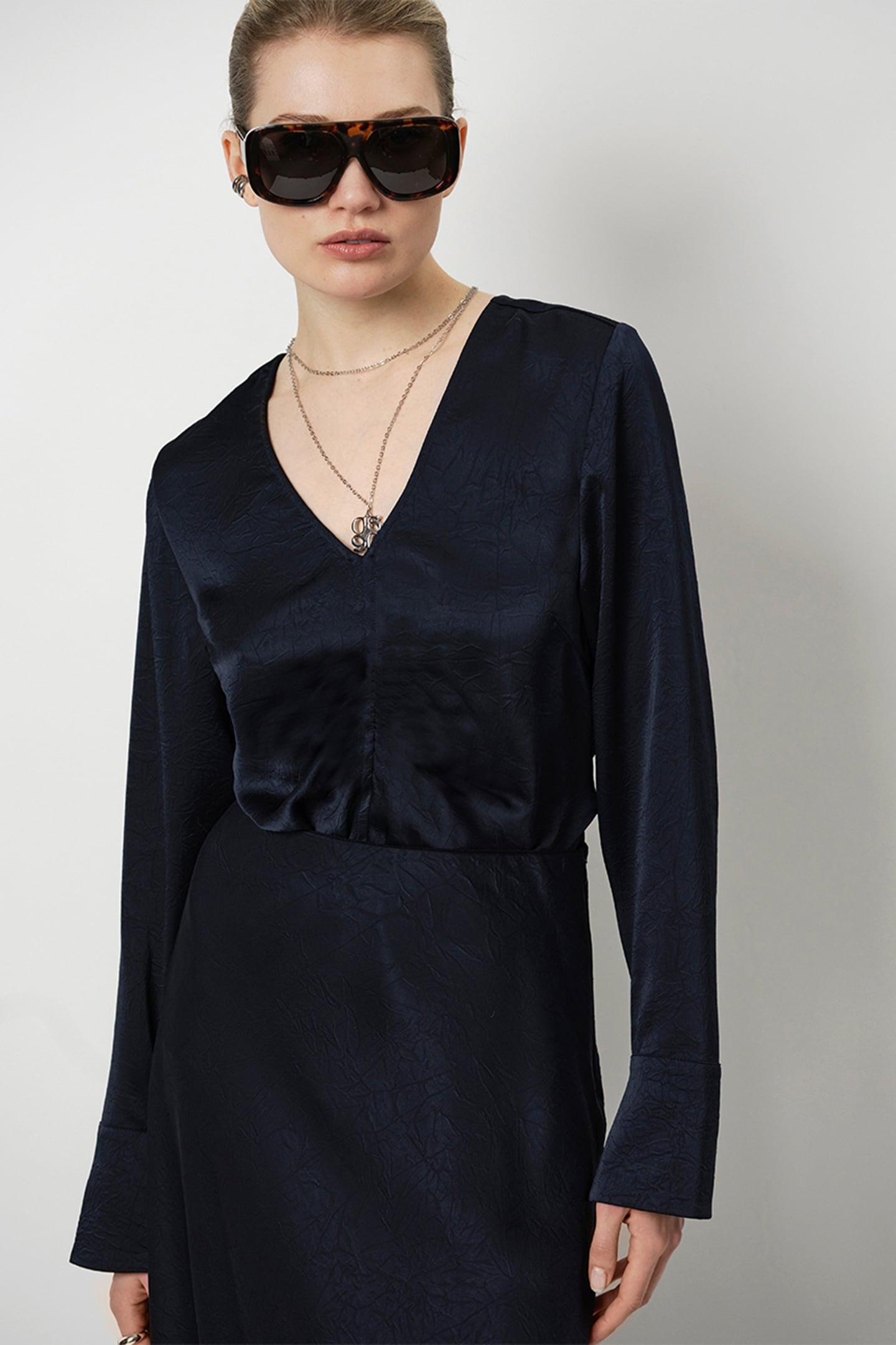 NIYRA CREASED V-NECK TOP NOCTURNAL BLUE 1