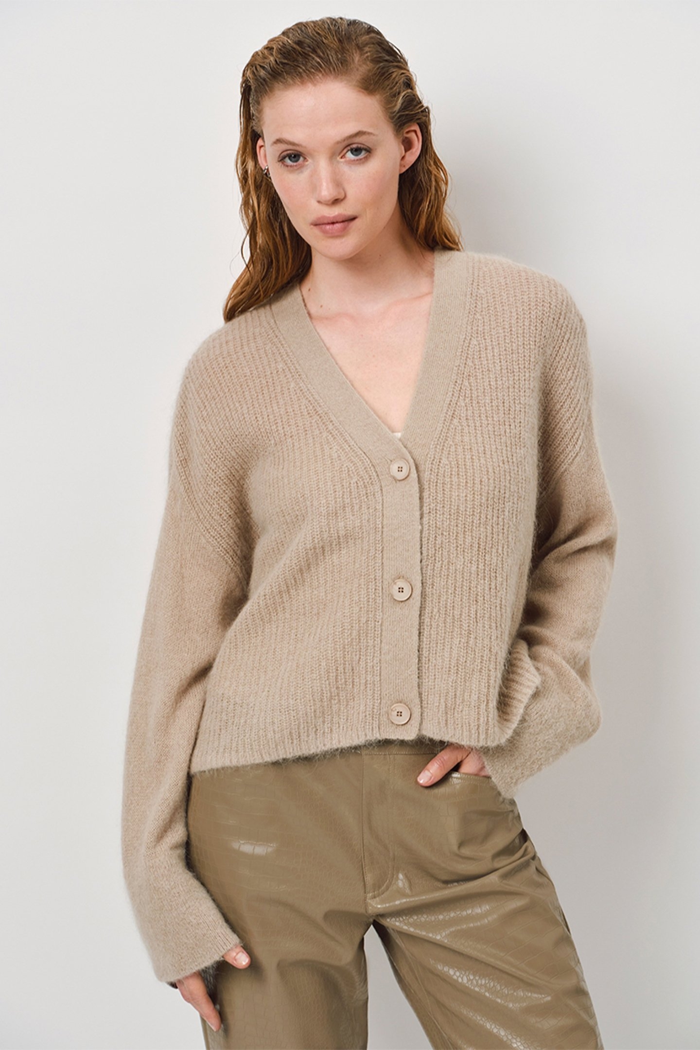UTAH CROPPED CARDIGAN TIMELESS TAUPE 1