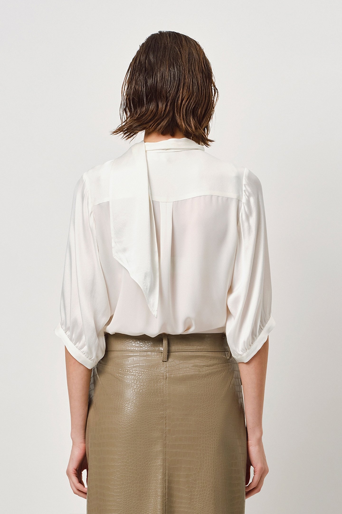 VAILA SILK SCARF BOW BLOUSE ECRU 2