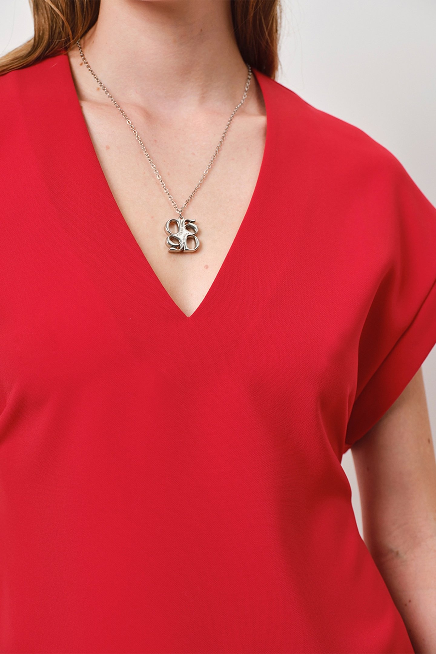 HENNE DETAILED SLIT TOP BRIGHT RED 4