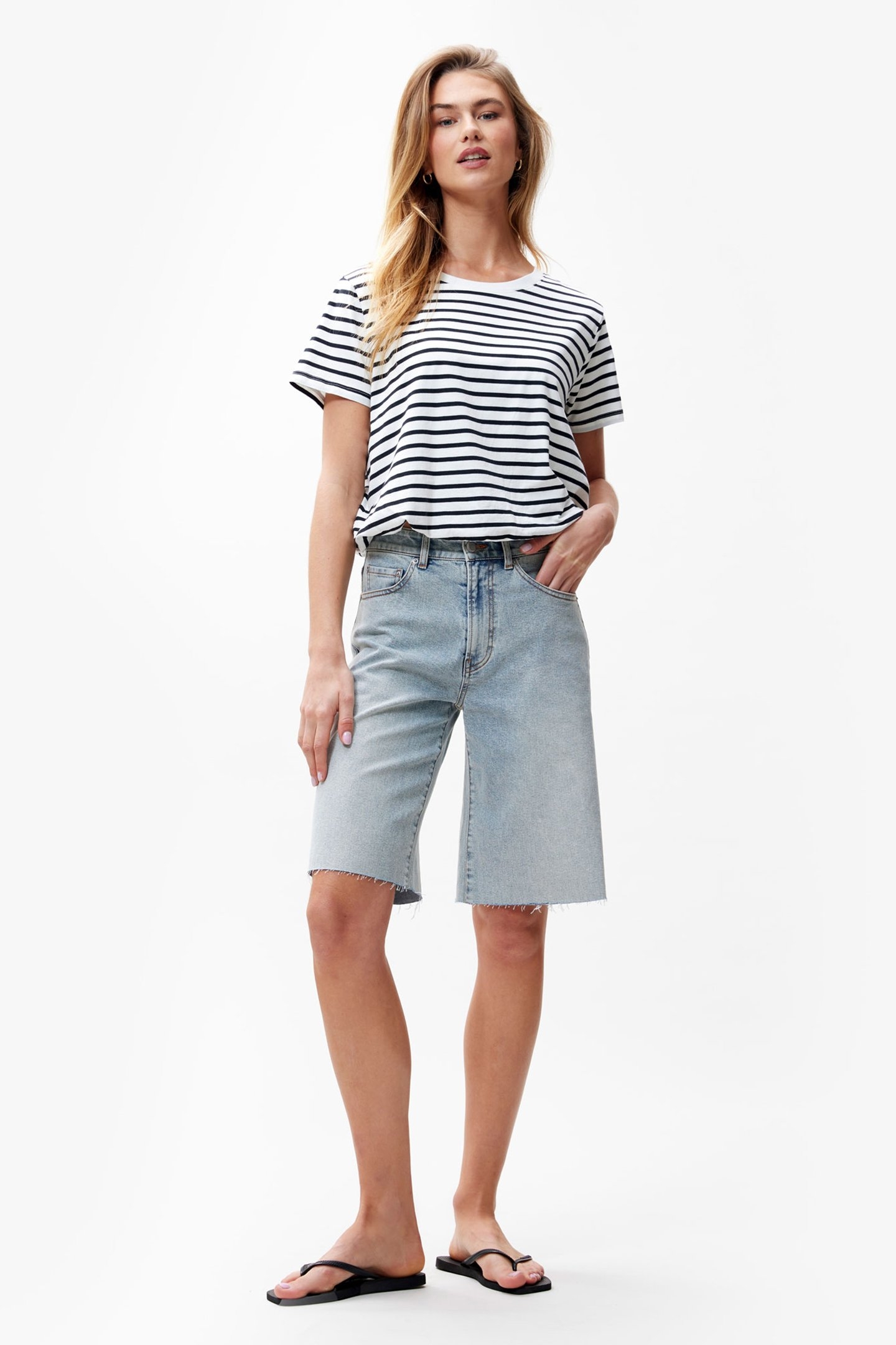 STRIPED TUCK IN TSHIRT BLACK 2