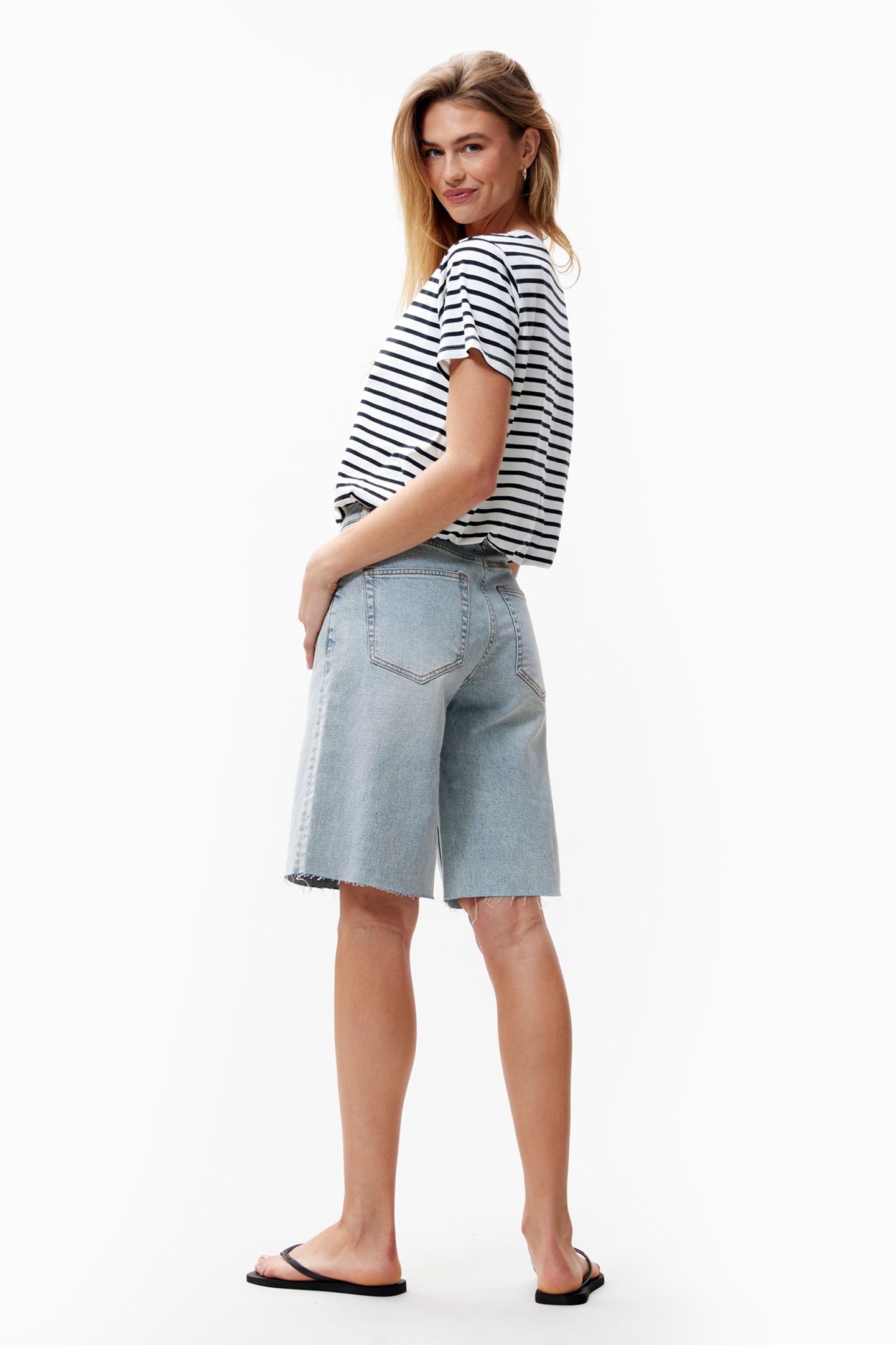 STRIPED TUCK IN TSHIRT BLACK 3