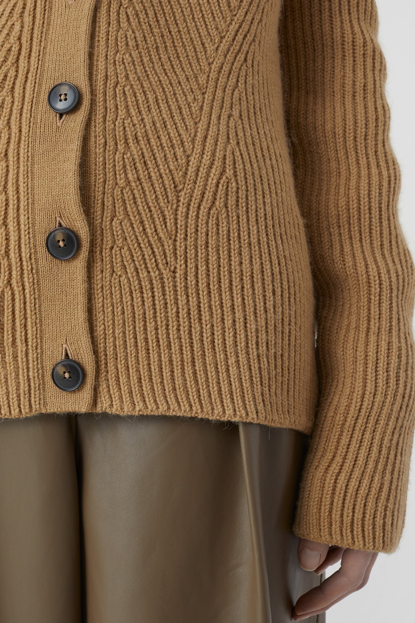 V CARDIGAN LONG SLEEVE KNITS DRIED TABACO 8