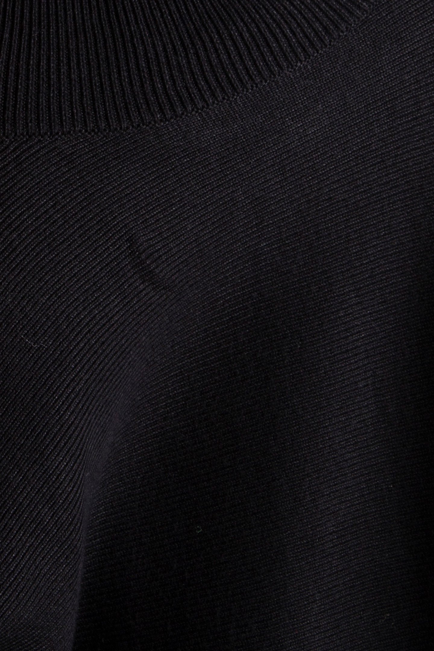 PULLOVER BLACK 4