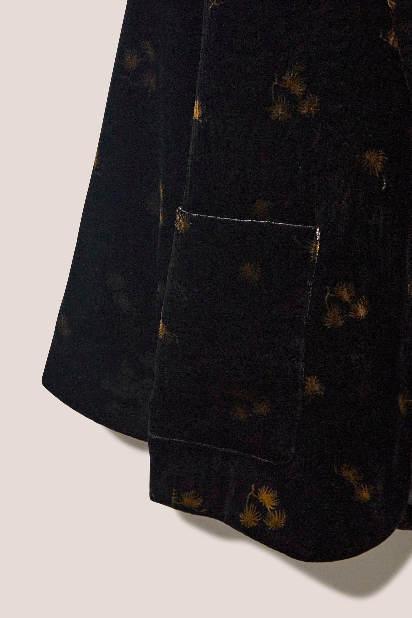 BELLE VELVET BLAZER BLACK MULTI 4