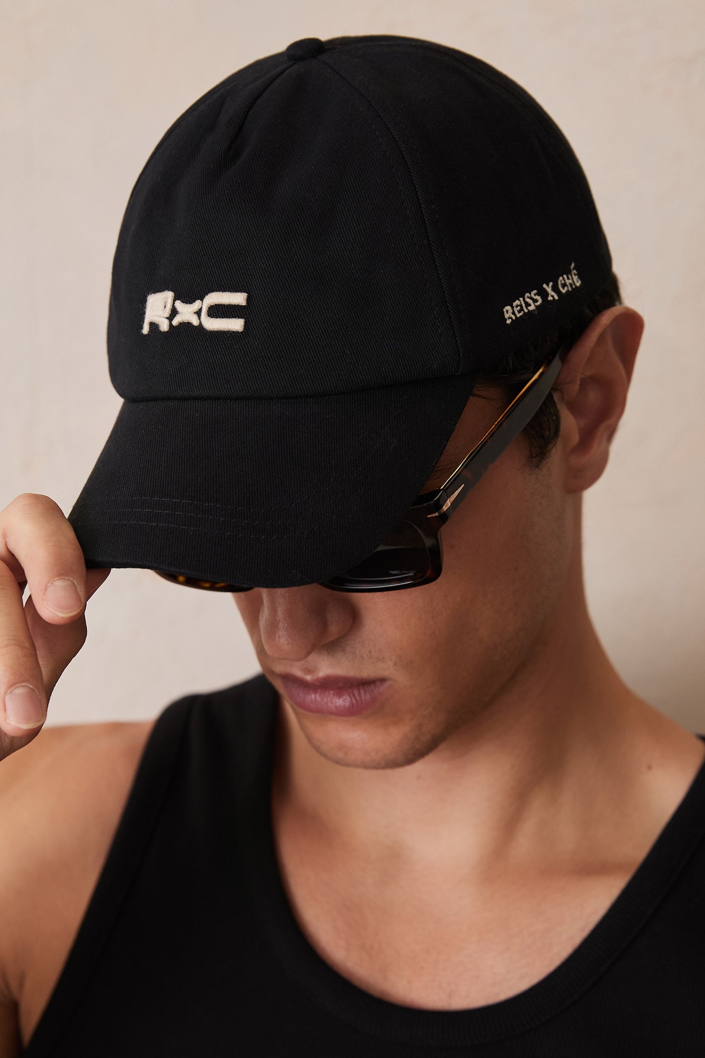 INITIALS EMBROIDERED MOTIF COTTON TWILL CAP BLACK 2