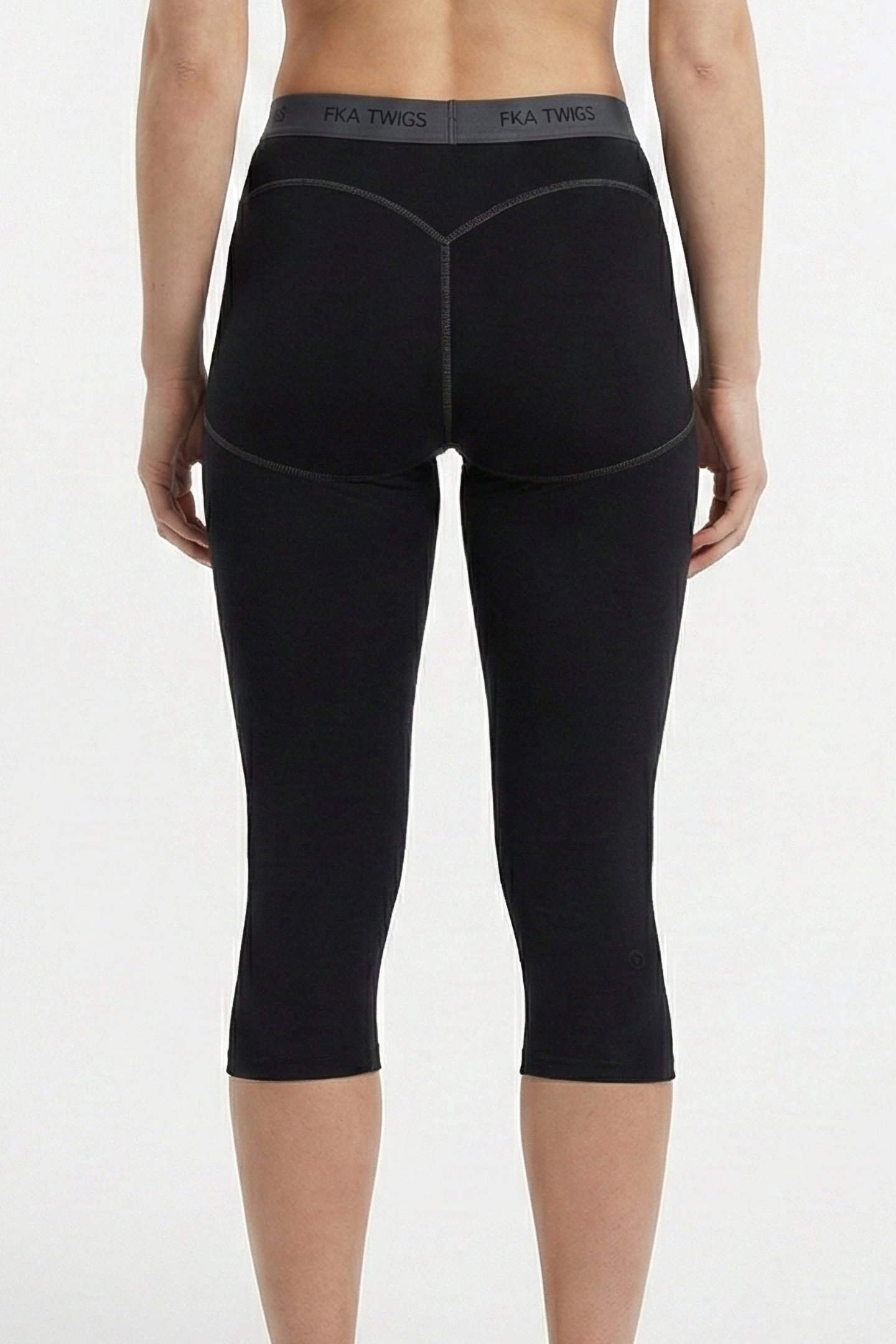 FKA X ON – STUDIO TIGHTS FKA BLACK 2