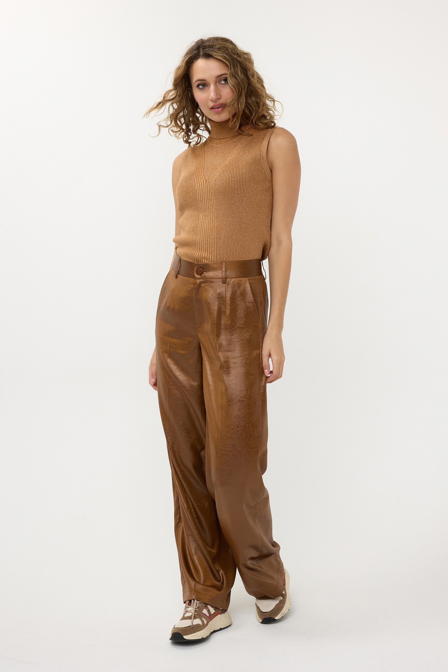 TROUSERS METALLIC EM BRANDY 2