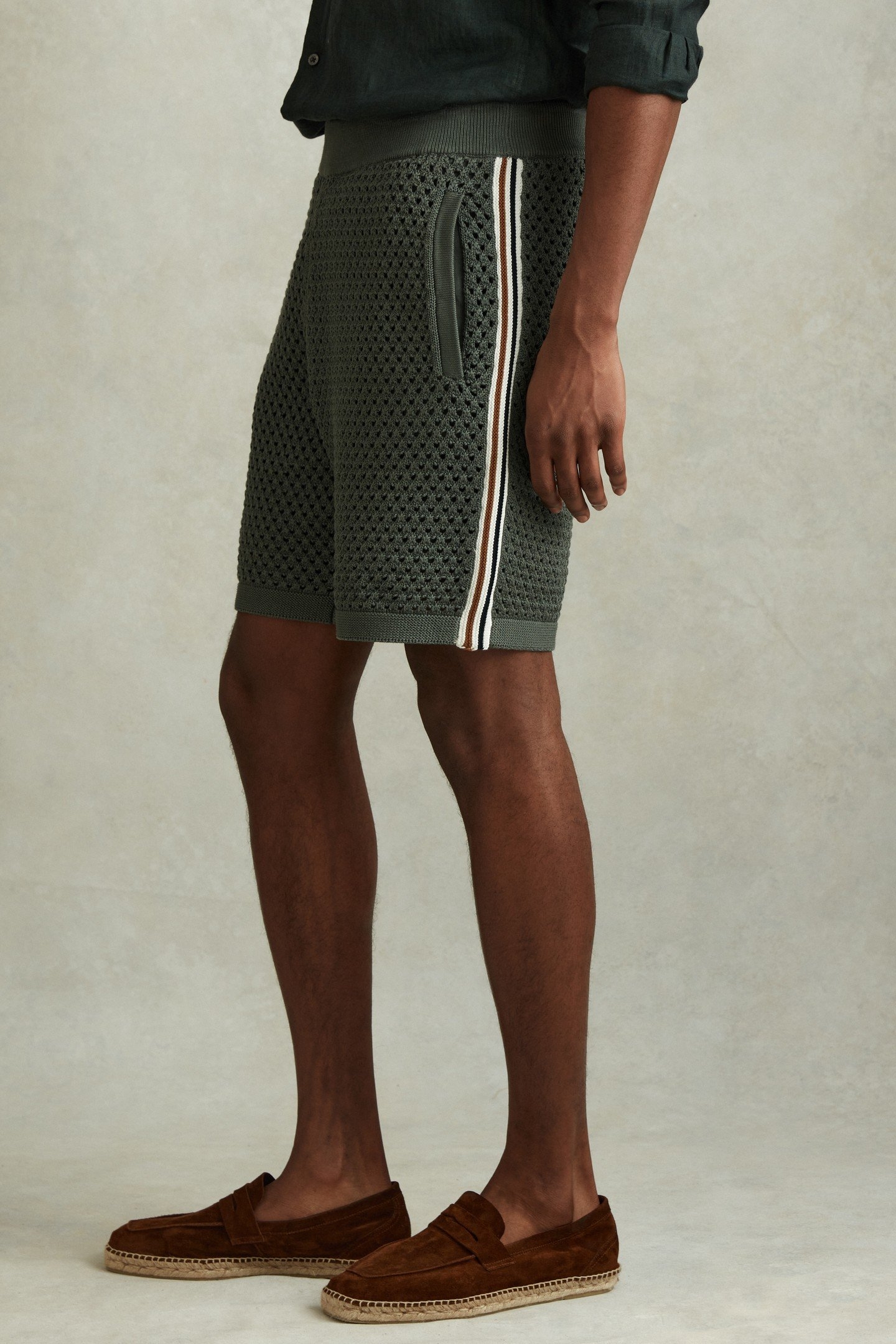 CROCHET TIPPING SHORT DARK SAGE GREEN 3