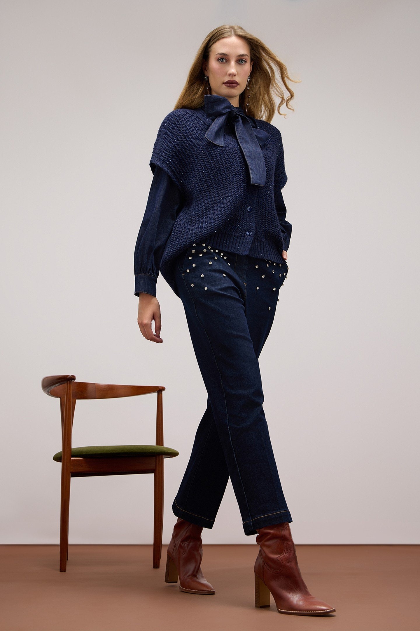 JEANS WITH CRYSTAL SET STONES BLUE 2