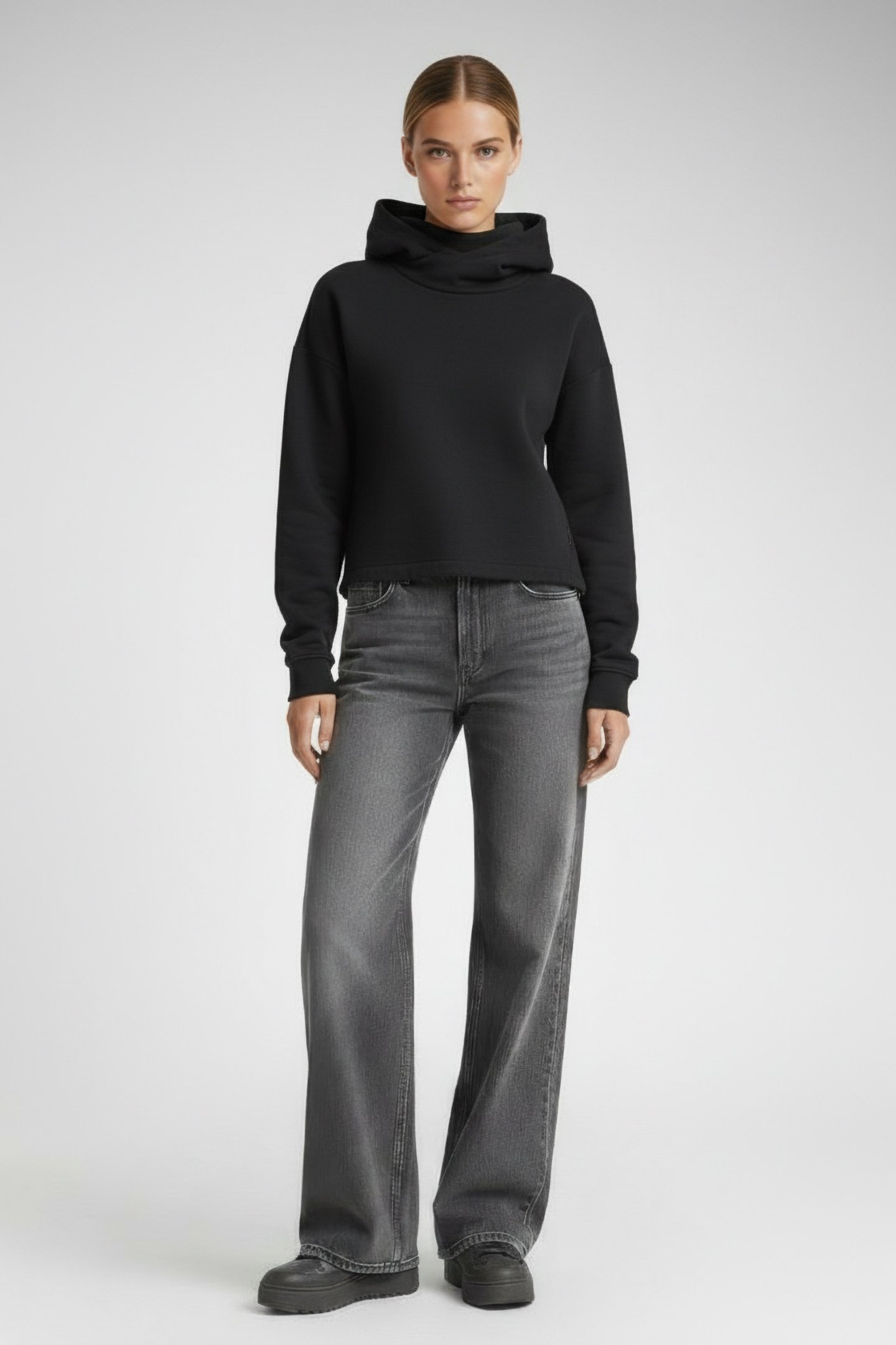 JOGGIALF SWEATSHIRT BLACK 1