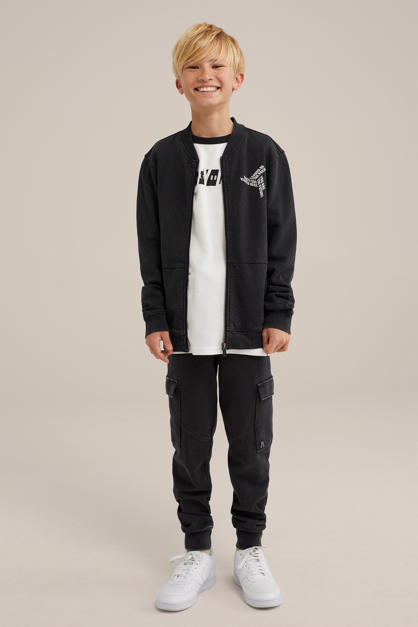 BOYS JOGGING PANTS DARK GREY 4